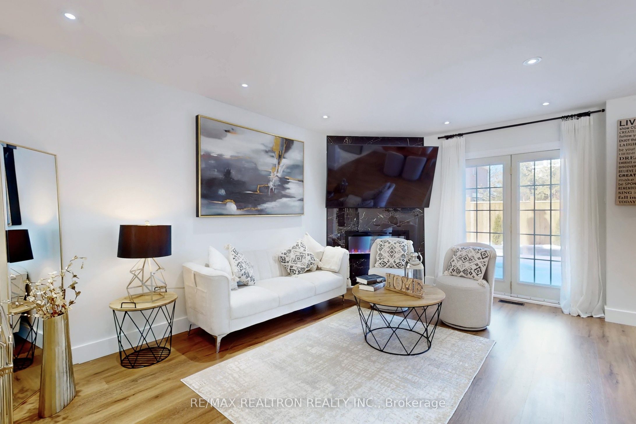 35 Carnelly Crescent