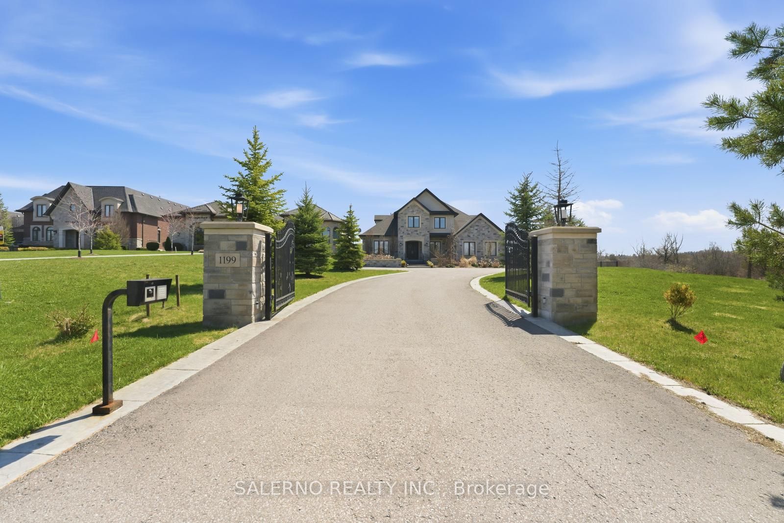 1199 Wellington Street W