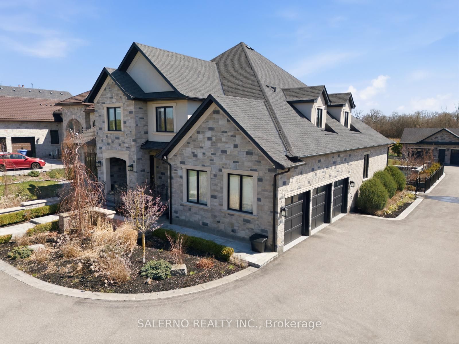 1199 Wellington Street W