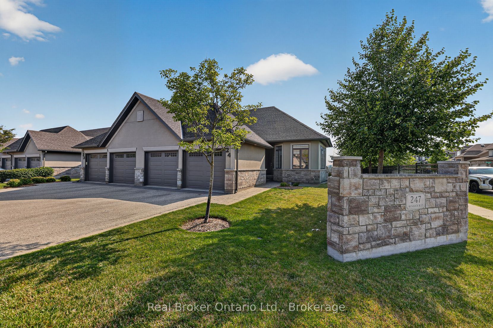 247 Munnoch Boulevard 24