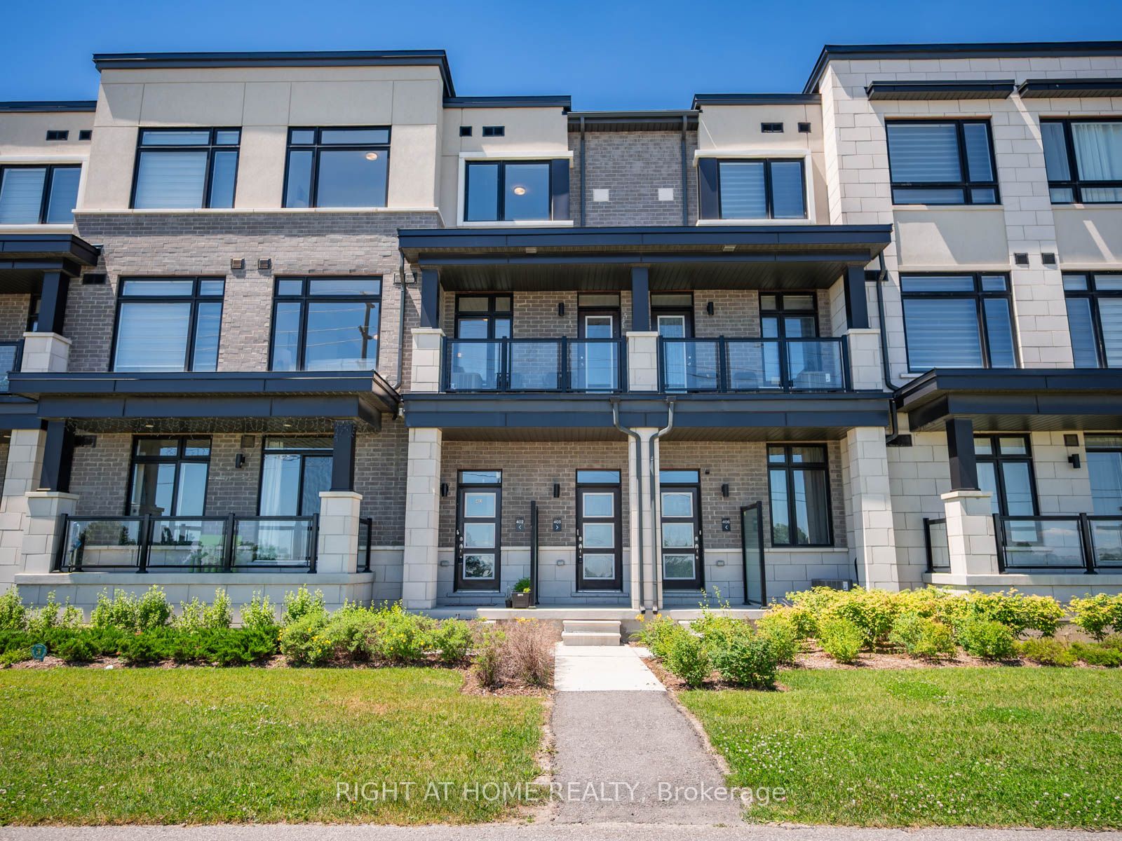 2550 Castlegate Crossing 403
