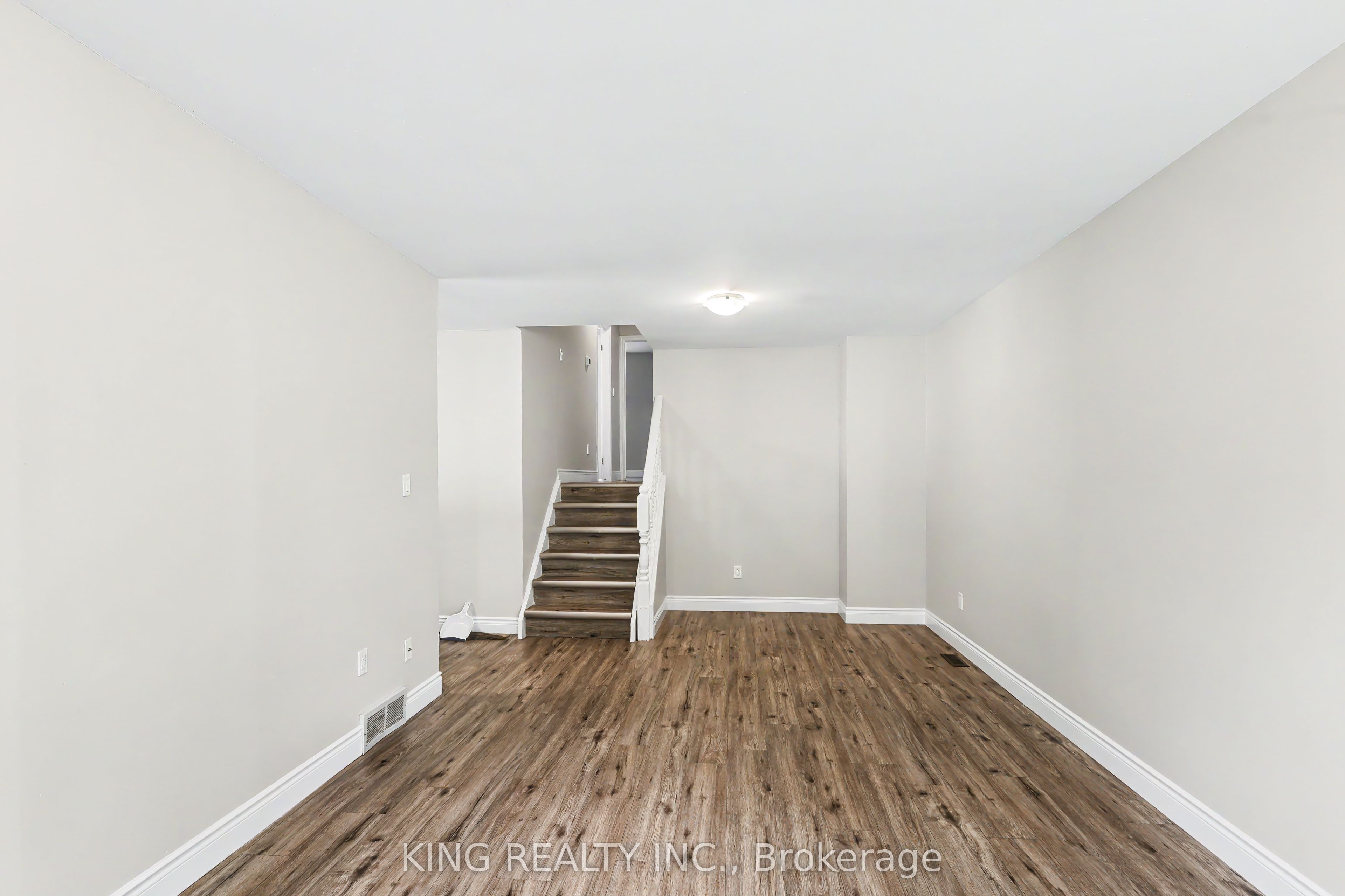 287 PORTSMOUTH Crescent E