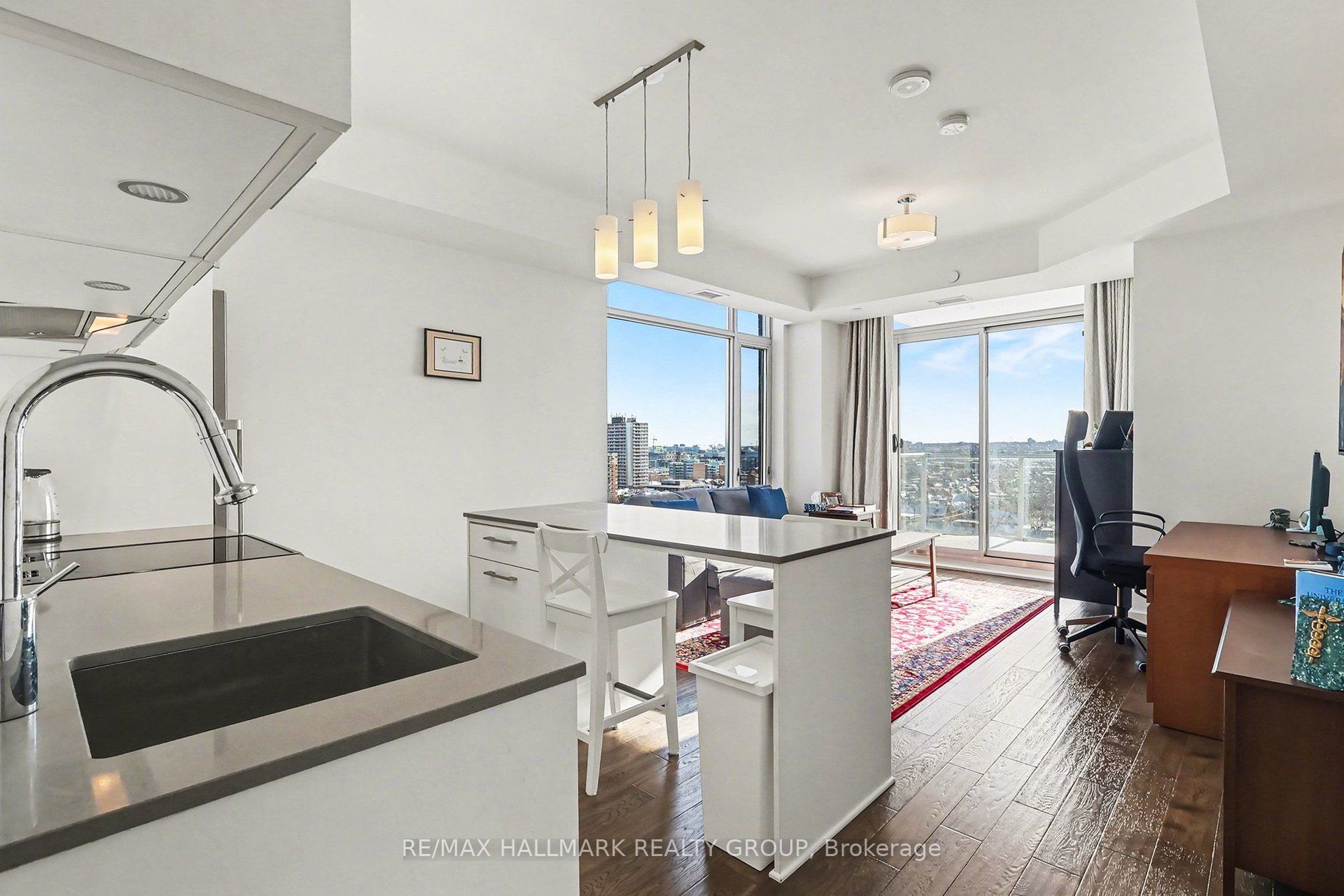 255 Bay Street 1412