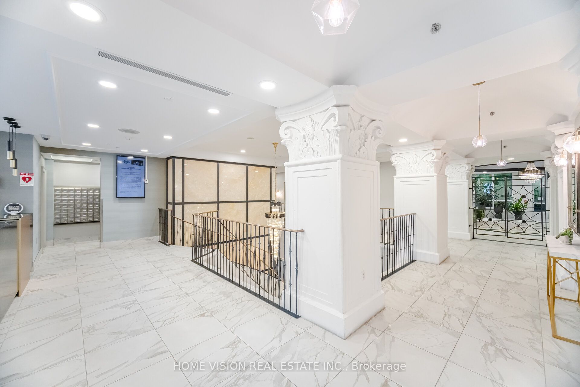 61 Town Centre Court 2006