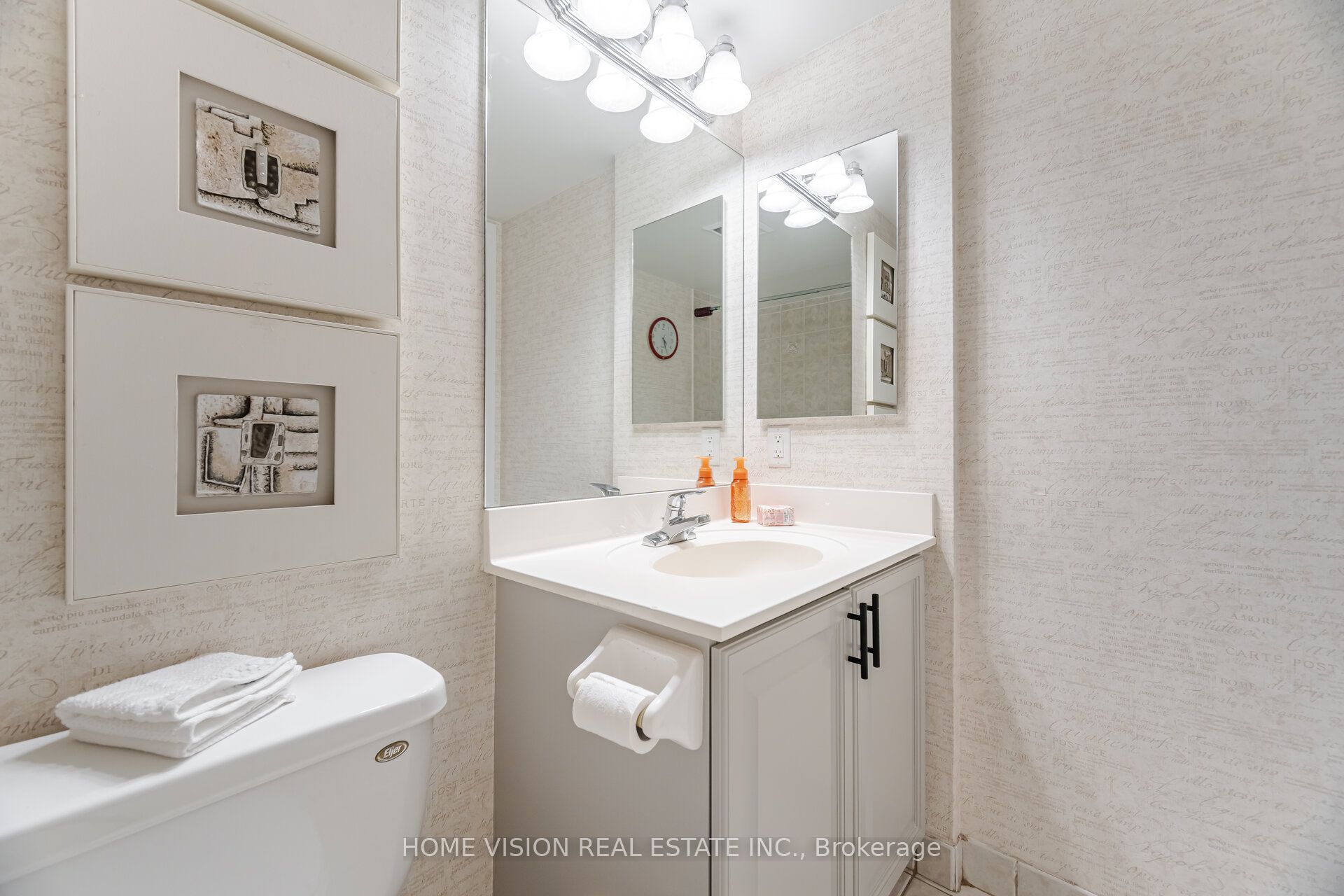 61 Town Centre Court 2006