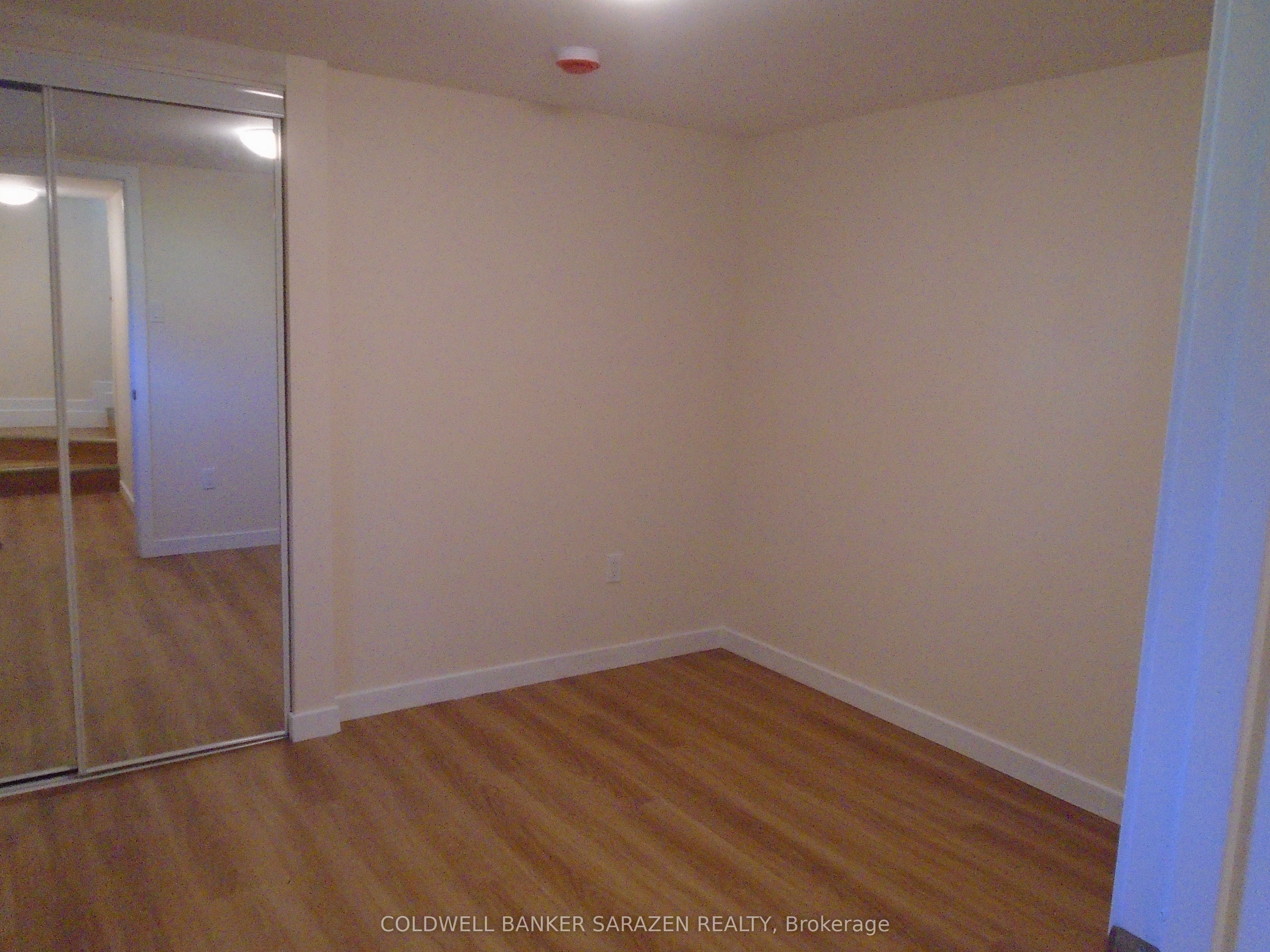 383 Montfort Street N