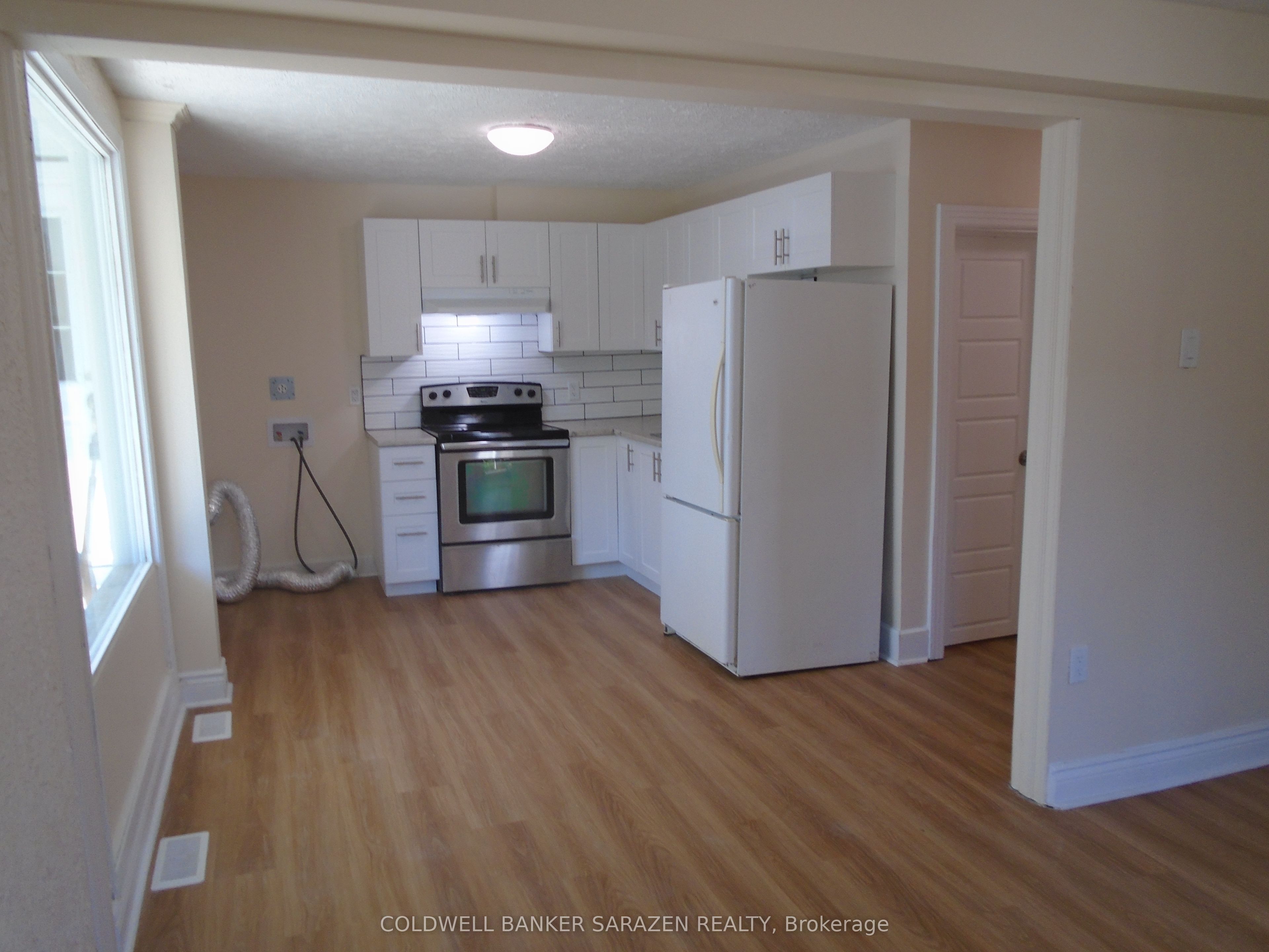 383 Montfort Street N