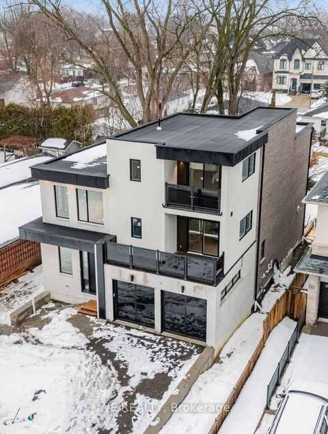 711 Hillview Crescent Pickering ON L1W 2R6