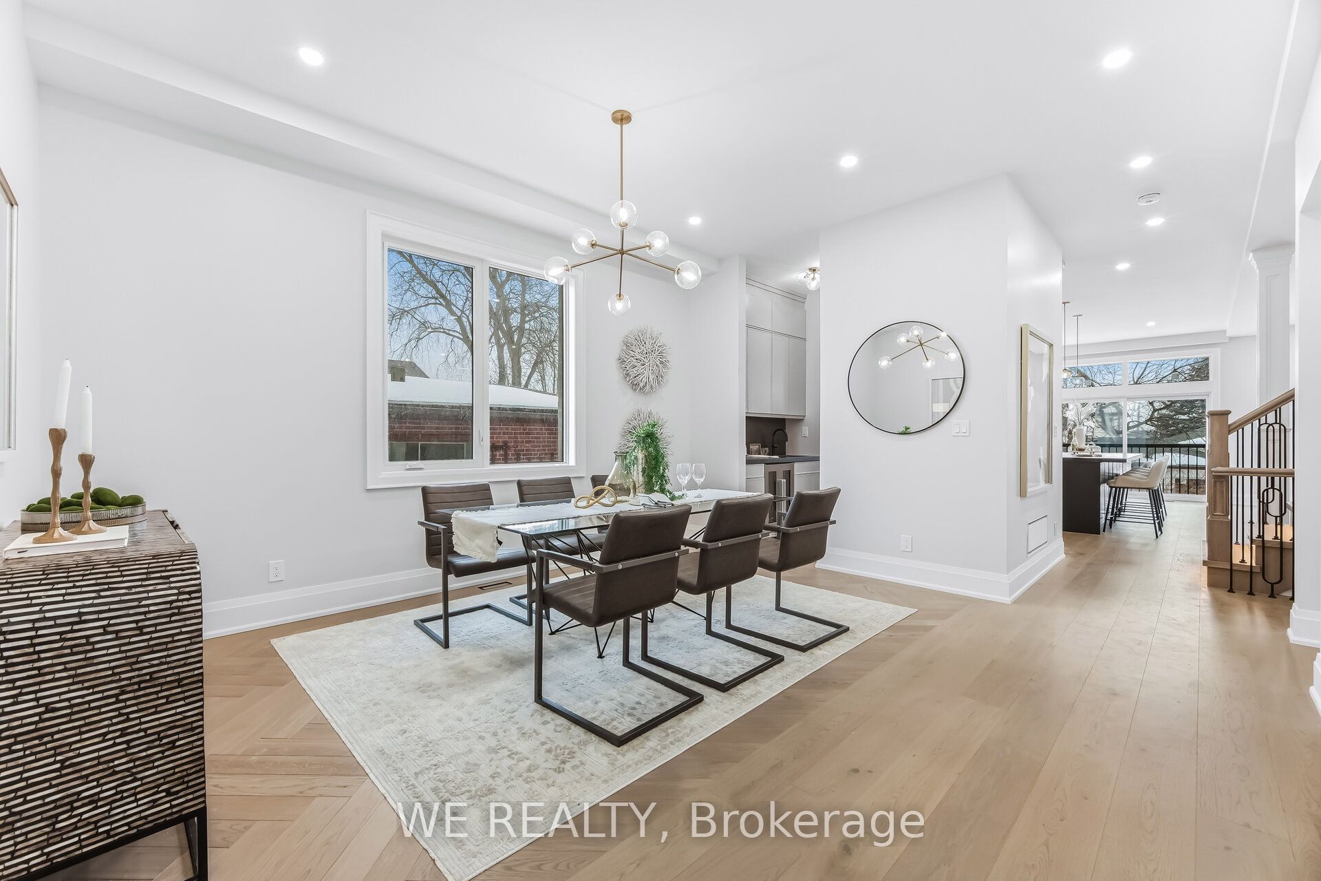 711 Hillview Crescent