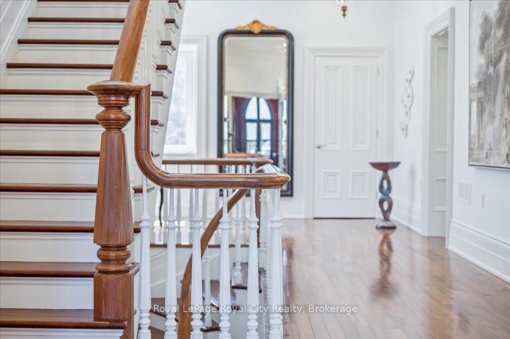 25 Manor Park Crescent 15