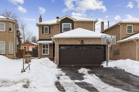 107 Hemingford Place Whitby ON L1R 1G2