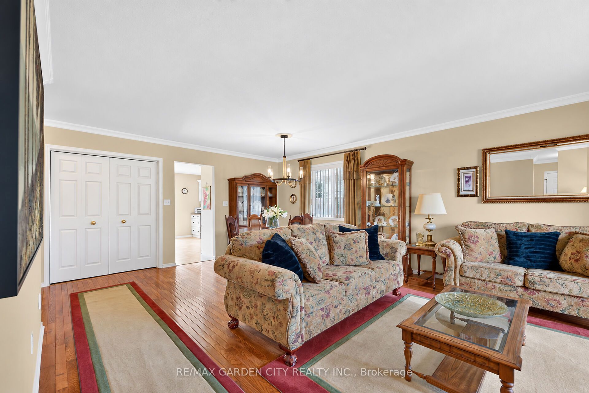 5150 Meadowood Lane