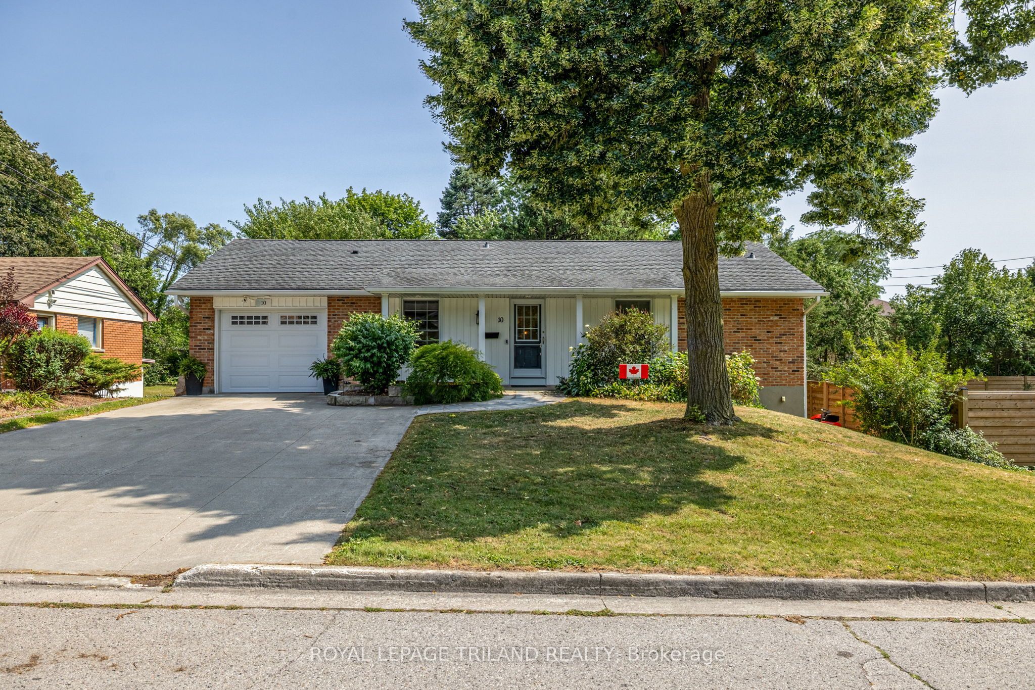 10 Plymouth Avenue