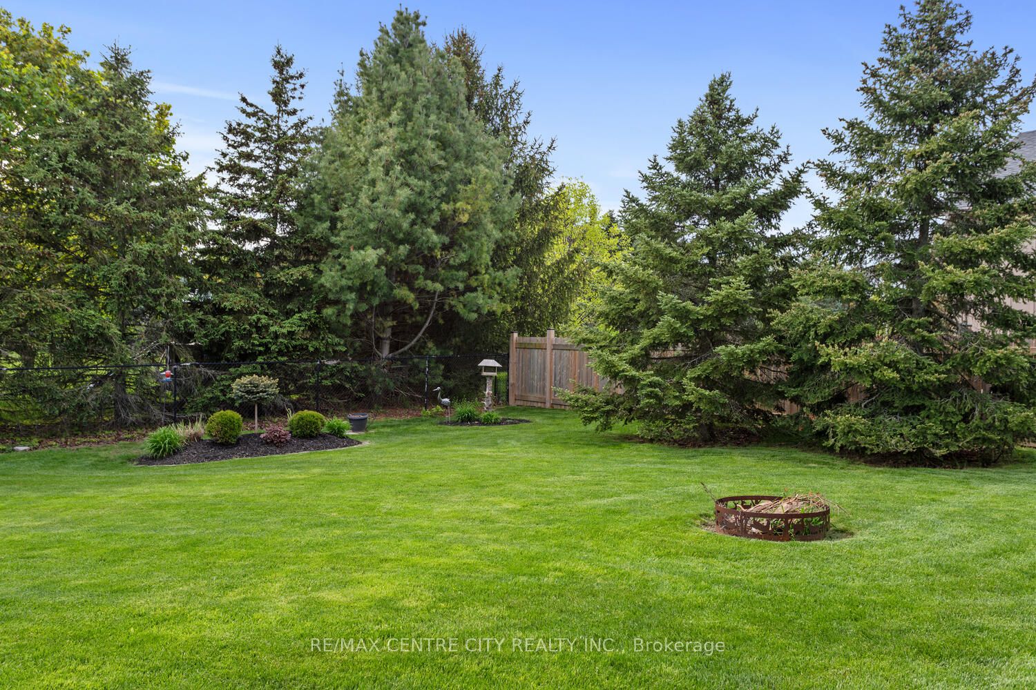 10 Hillview Drive