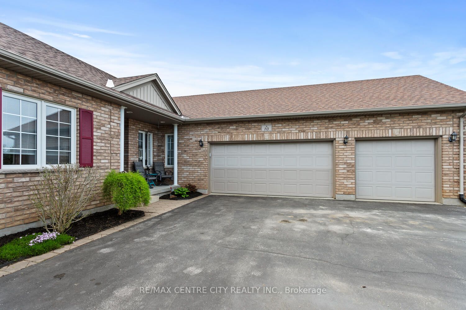10 Hillview Drive