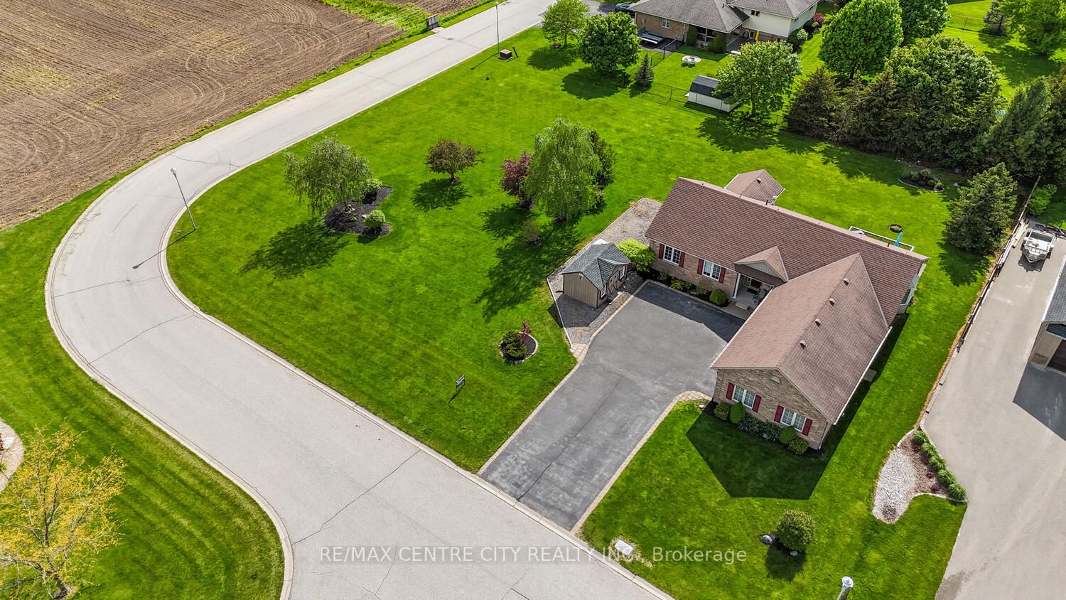 10 Hillview Drive