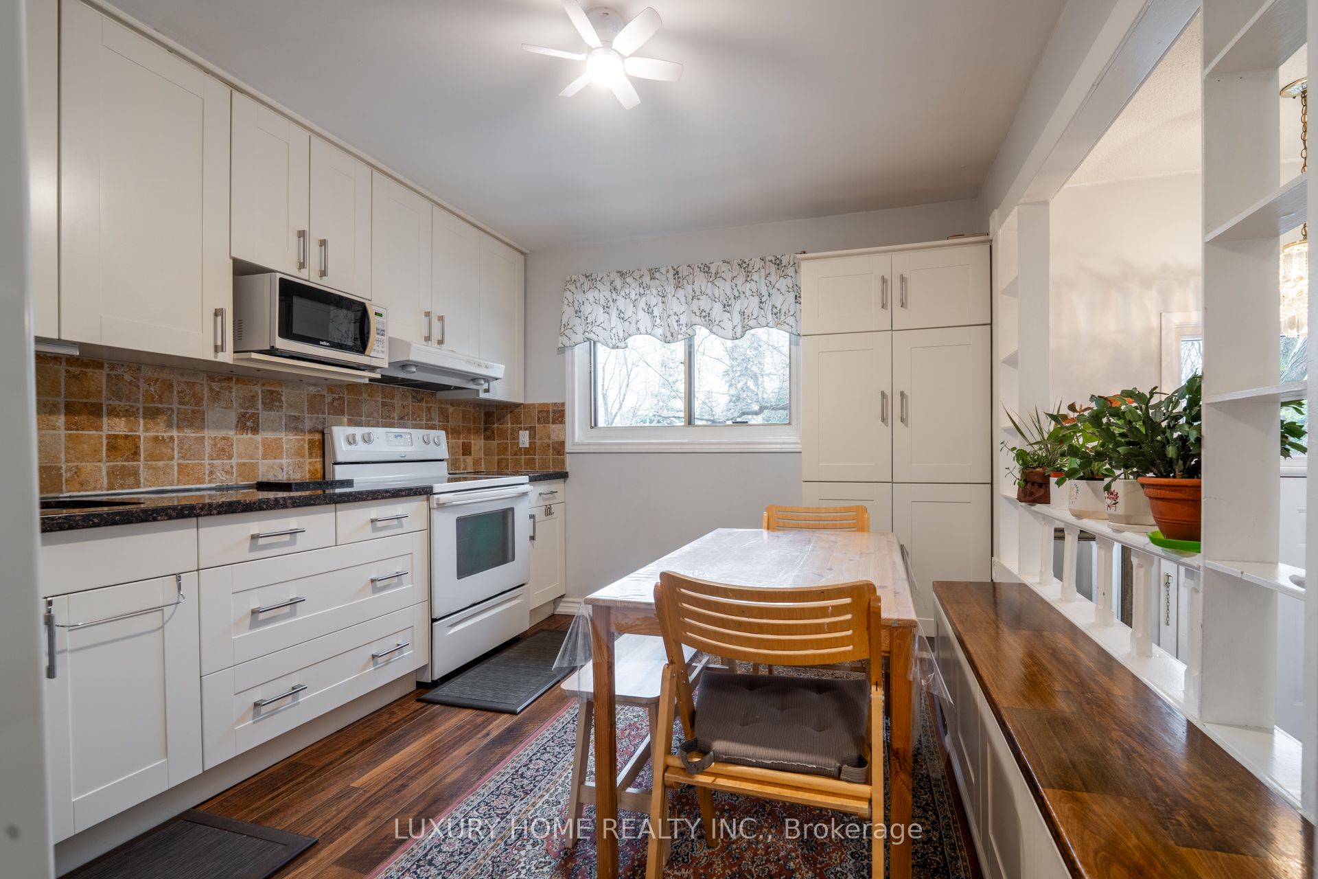 100 Henderson Avenue 2