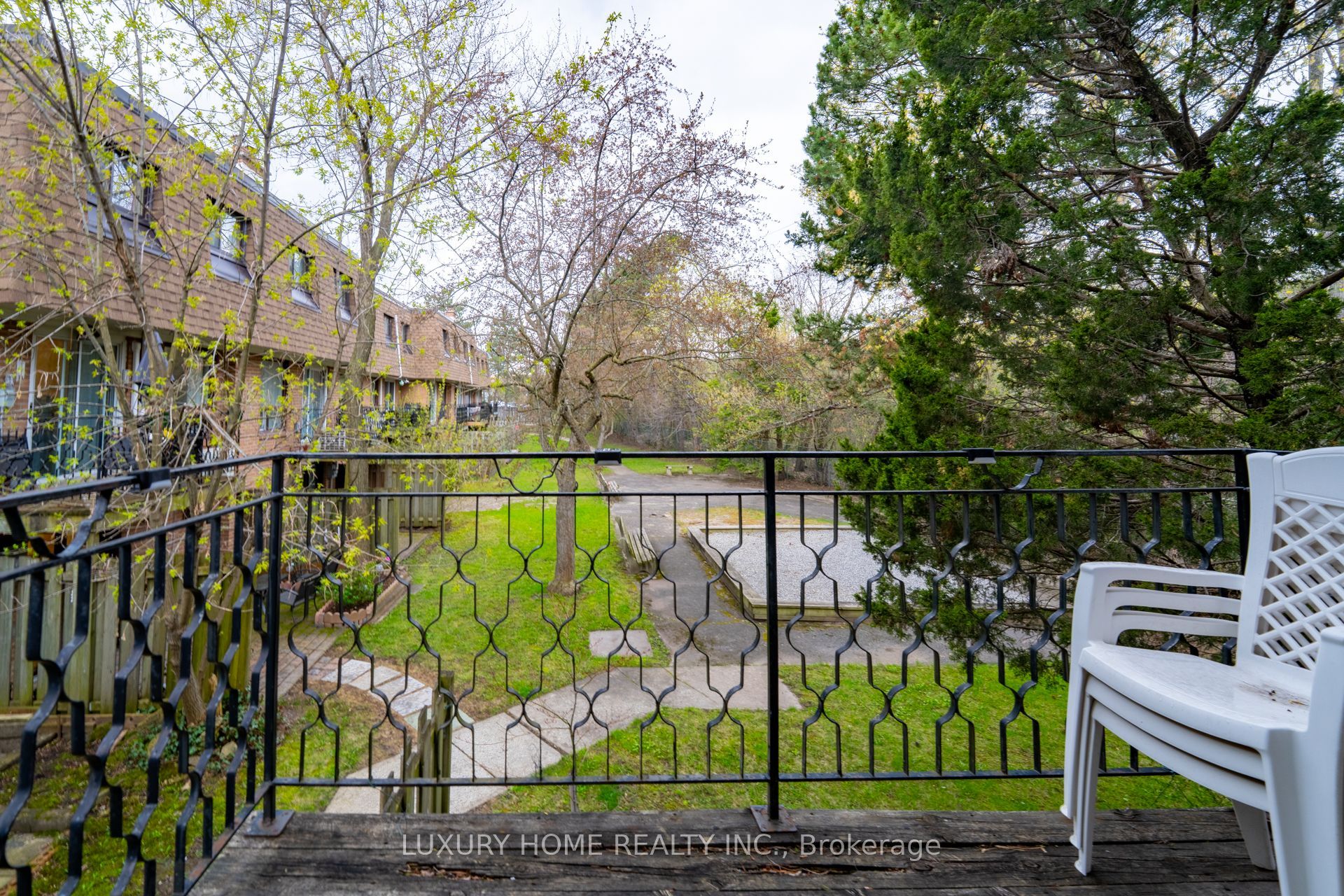 100 Henderson Avenue 2