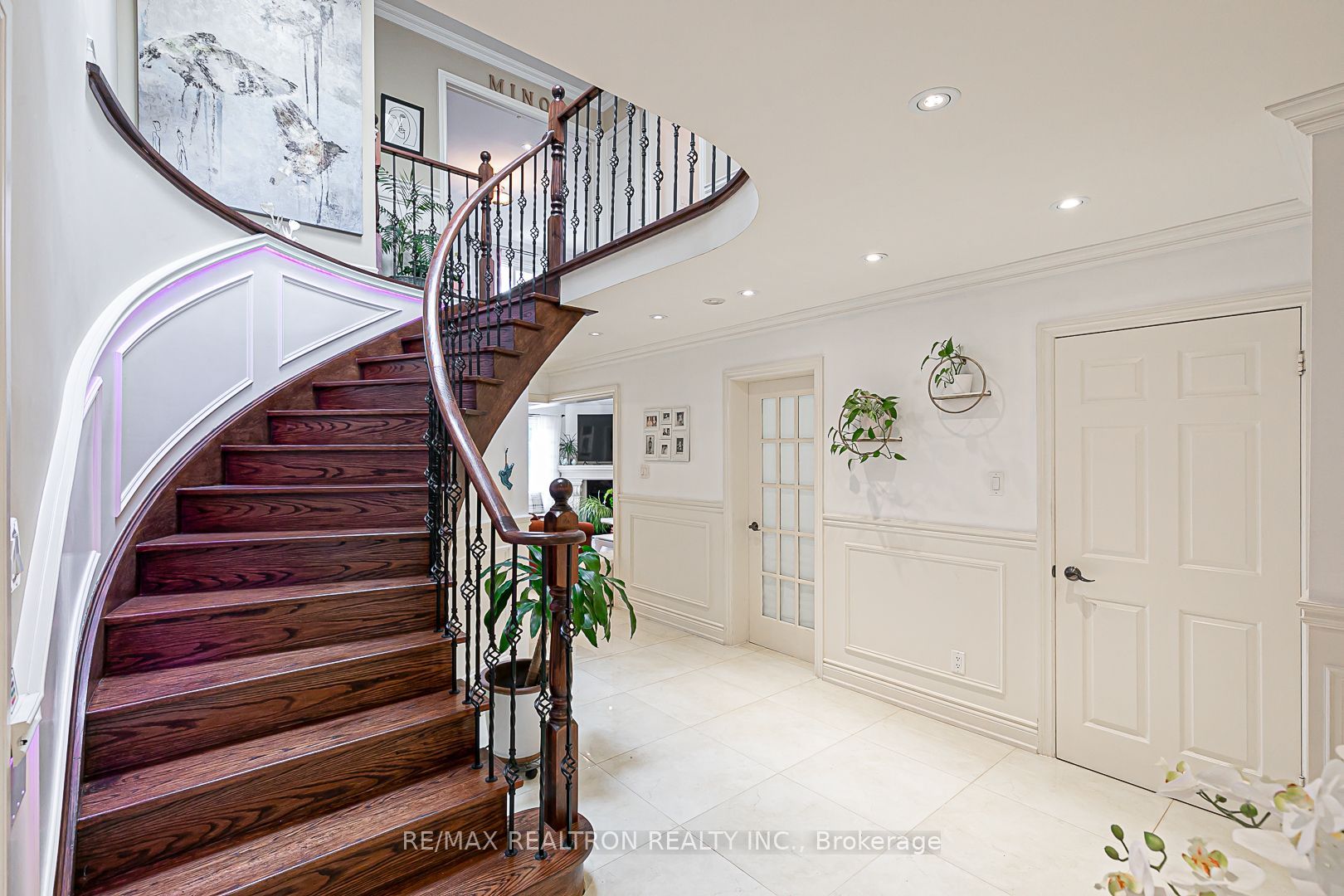 9 Hyde Park Drive
