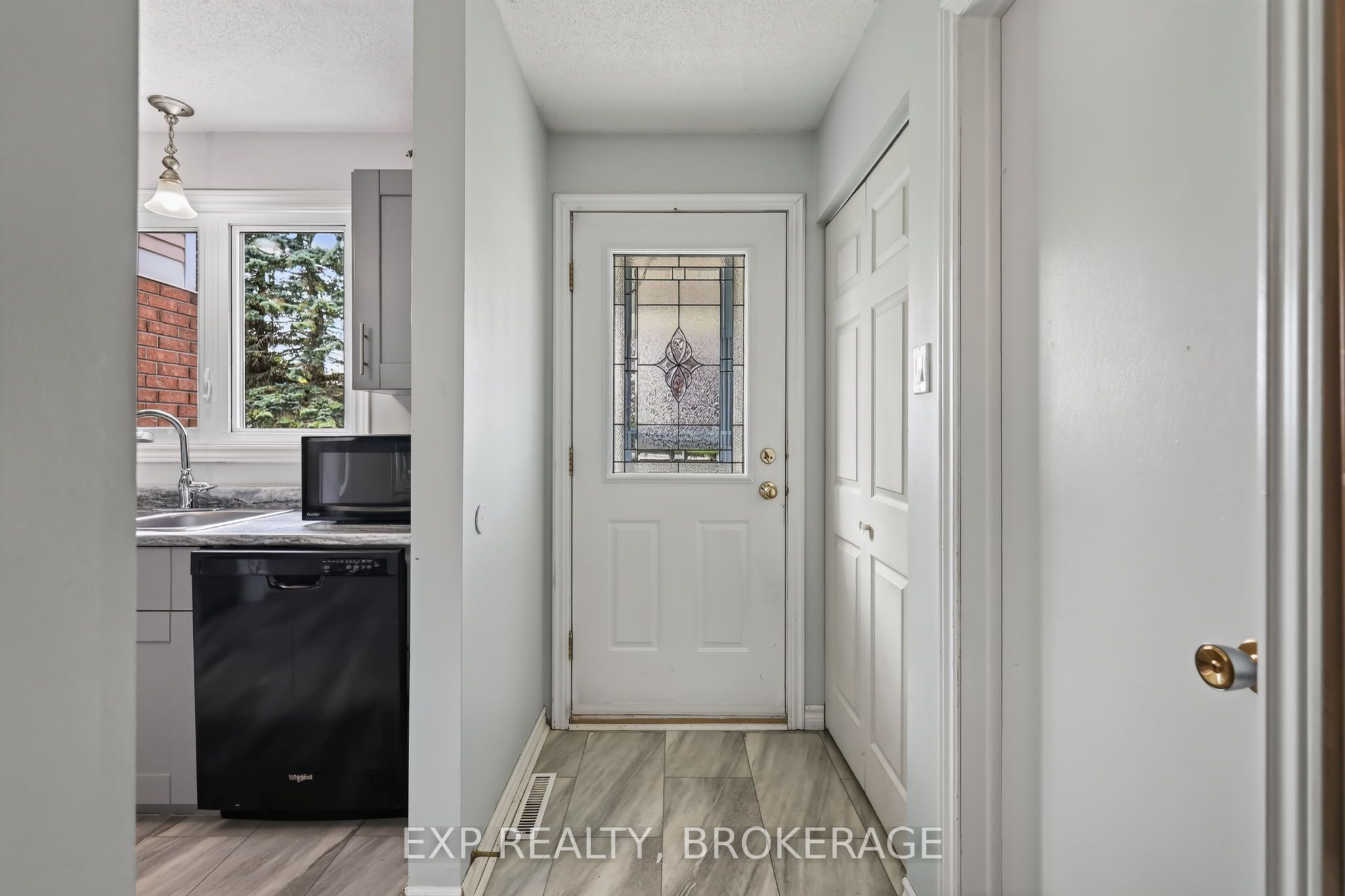 122 Laurier Street