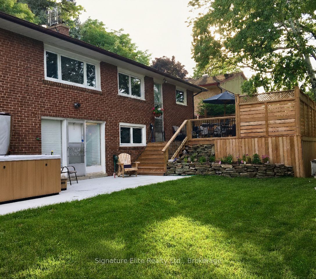 3247 Flanagan Crescent