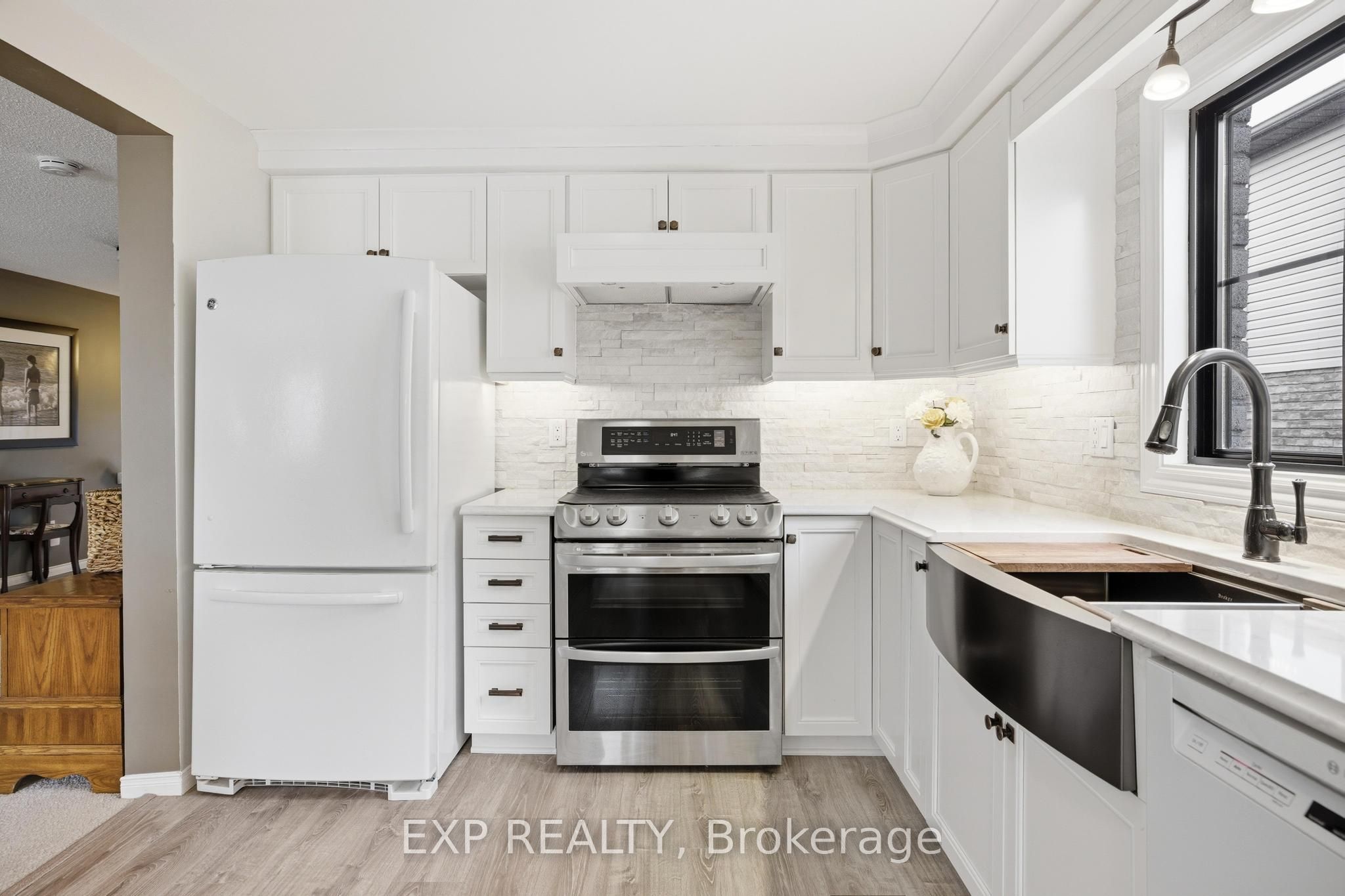 733 Breakwater Crescent