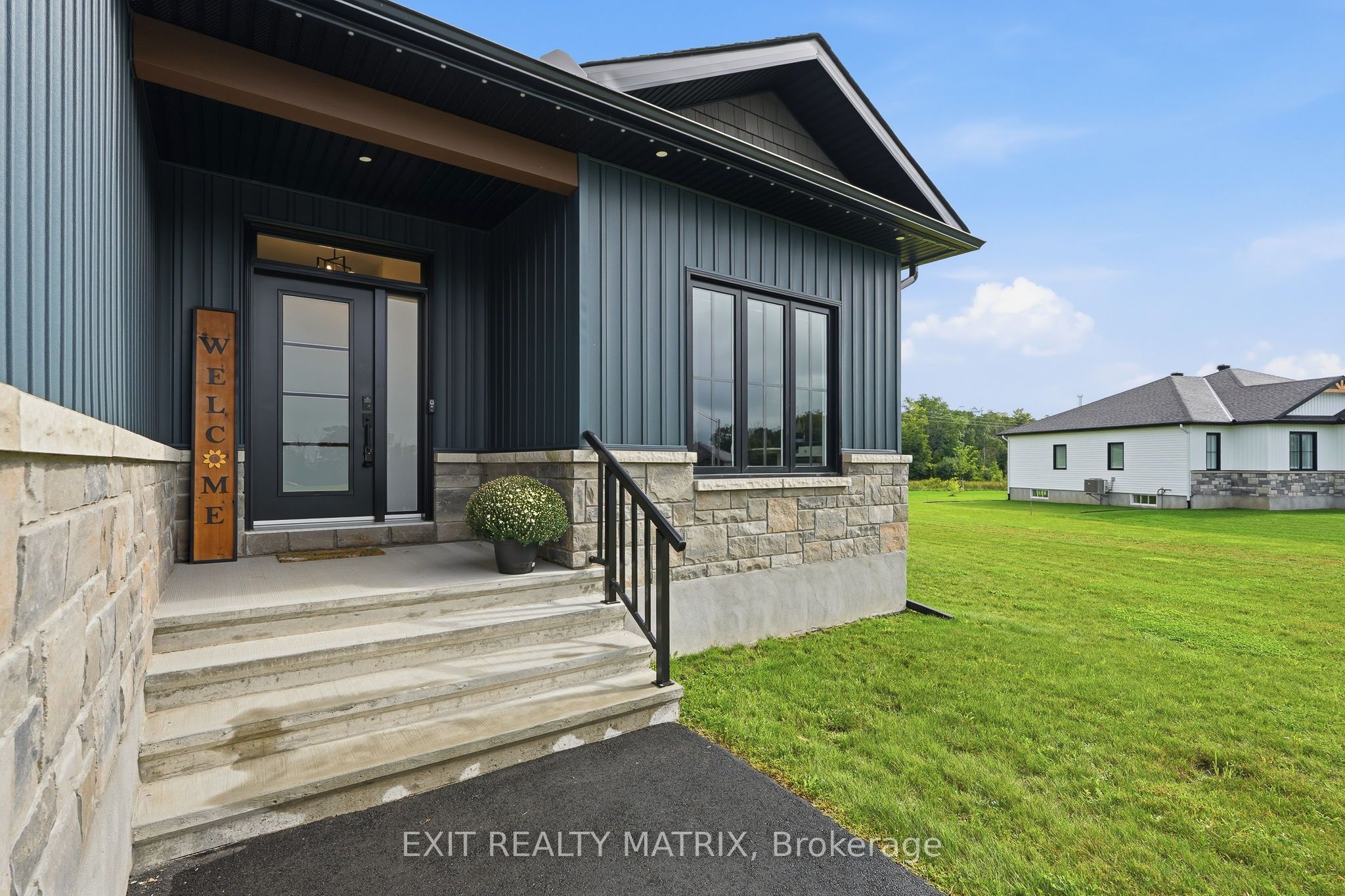 256 Trudeau Crescent