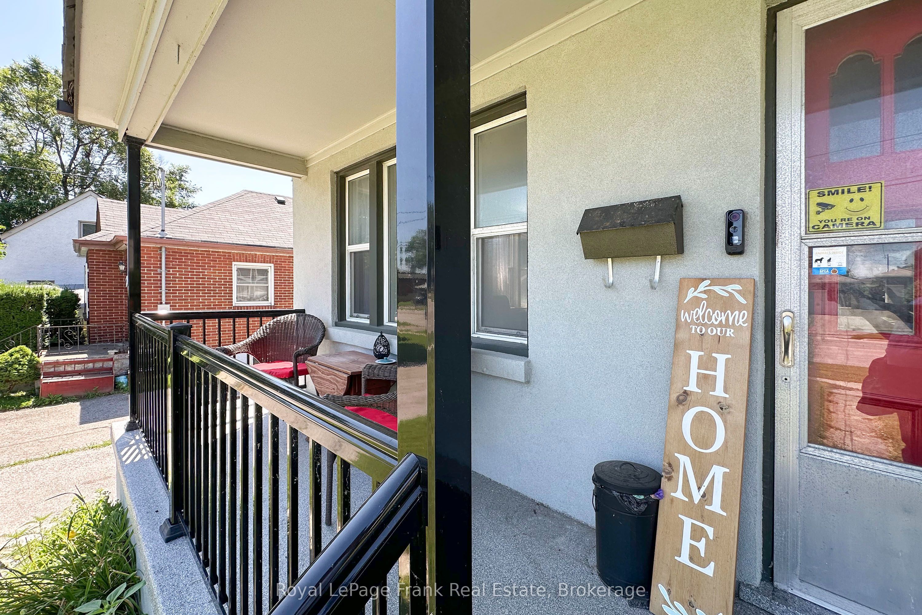 1074 Simcoe Street S