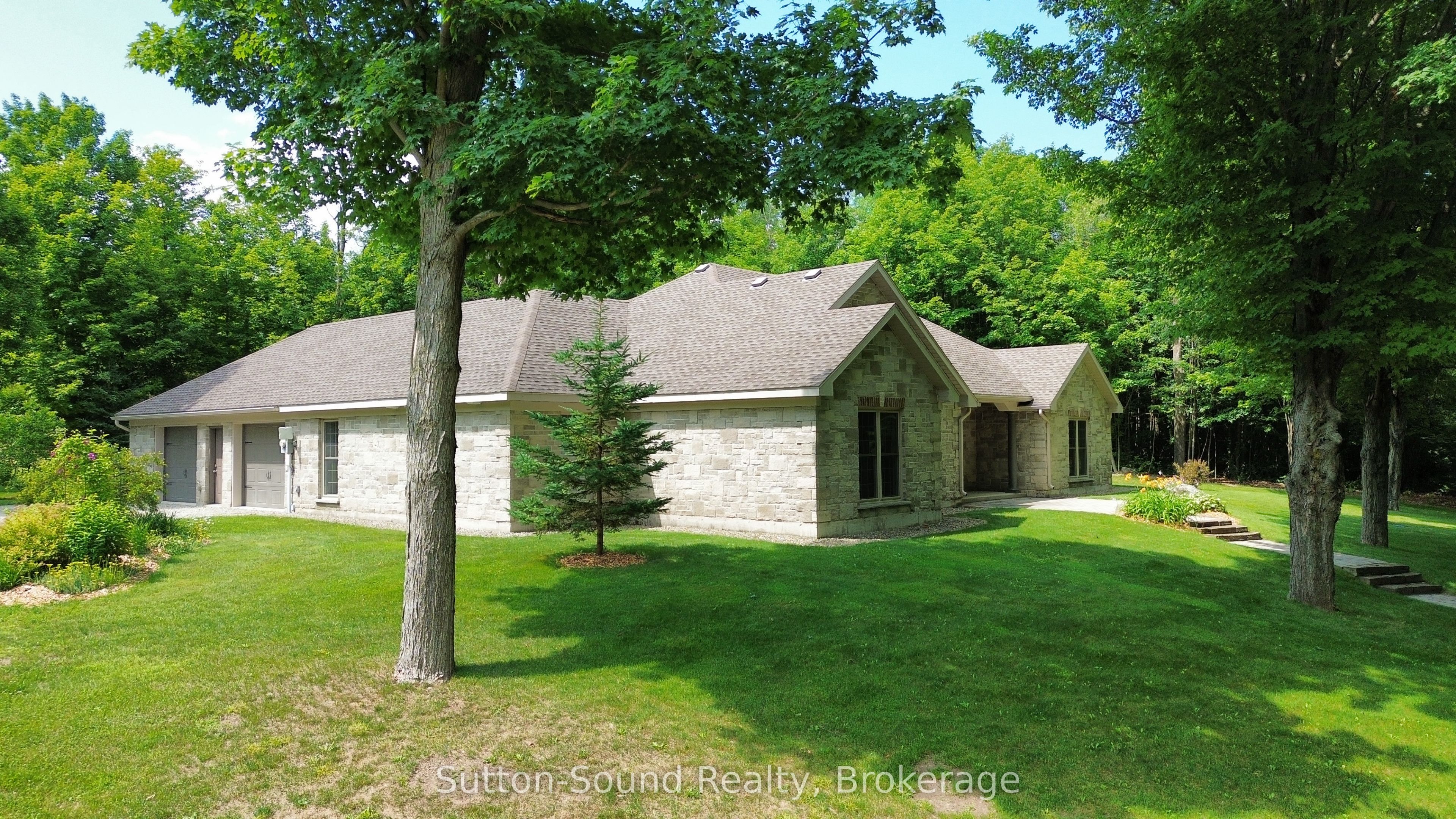 505556 Grey Road 1 Road