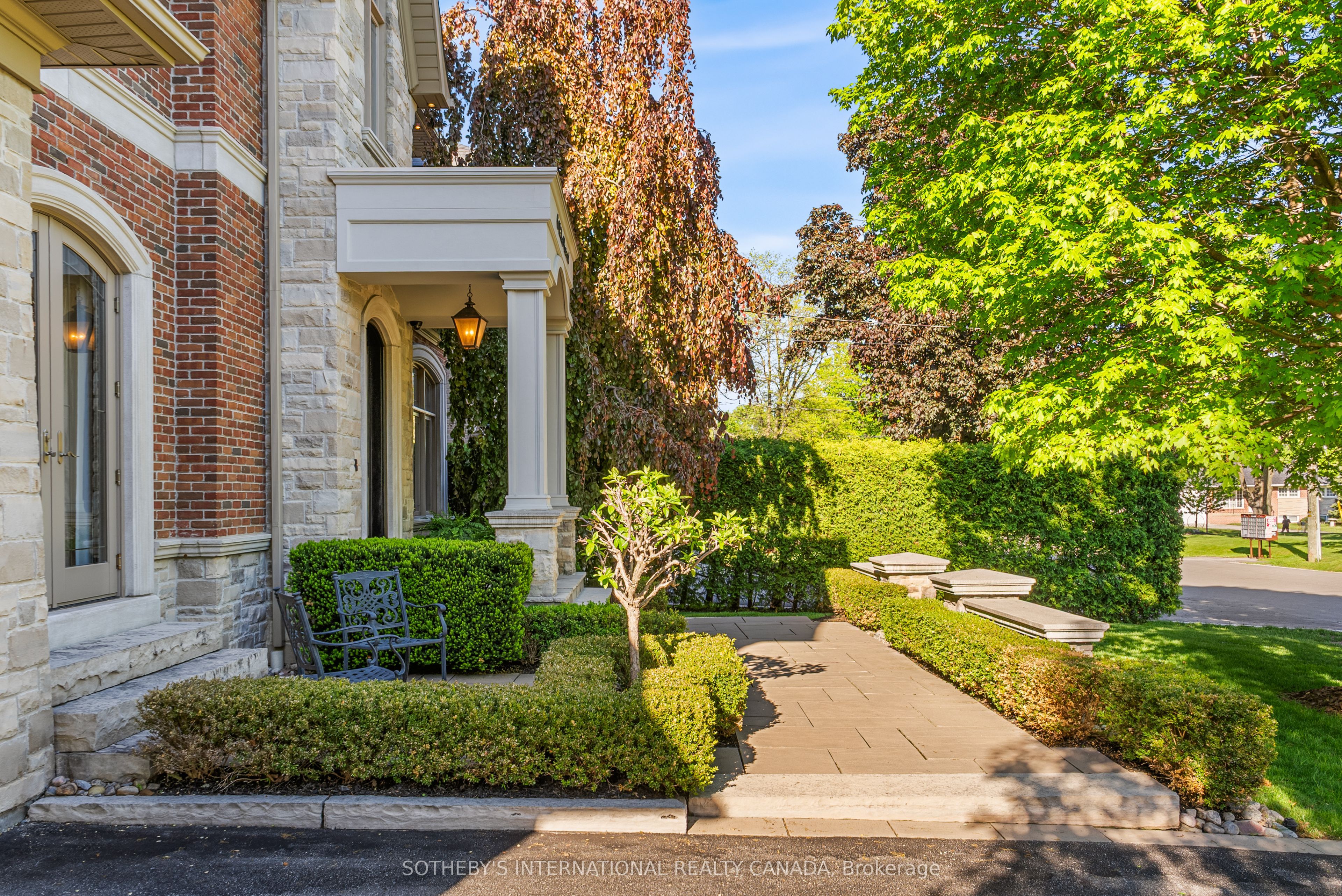 6 Weller Crescent