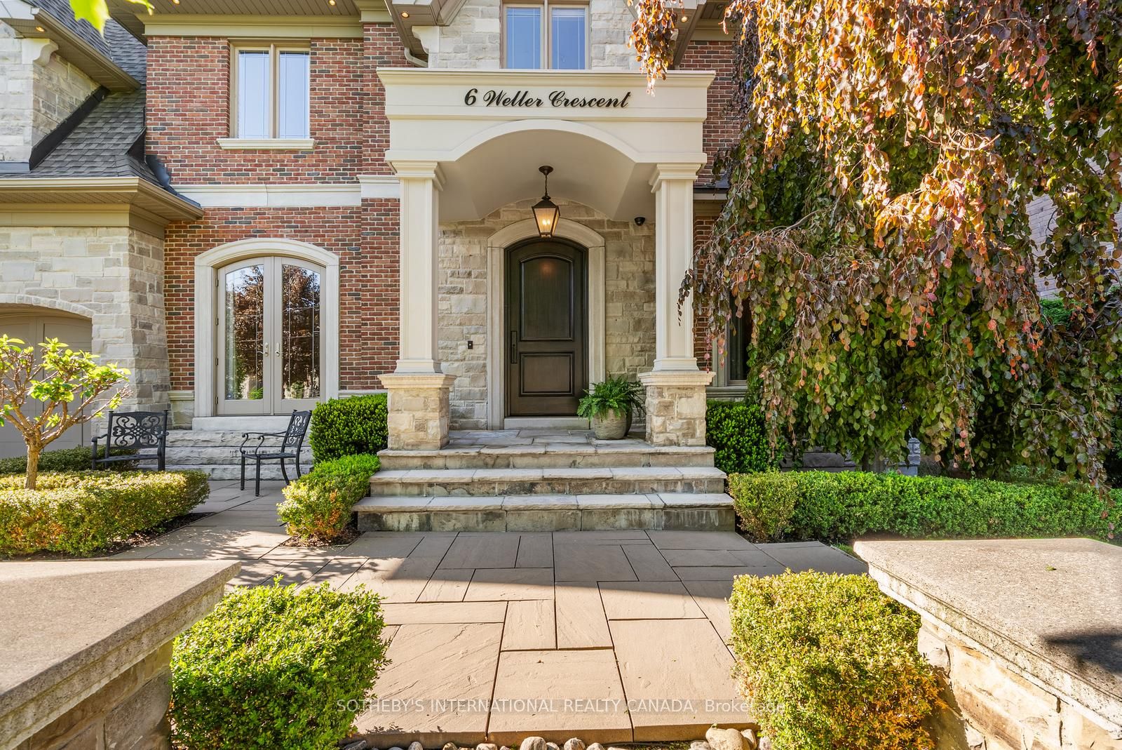 6 Weller Crescent