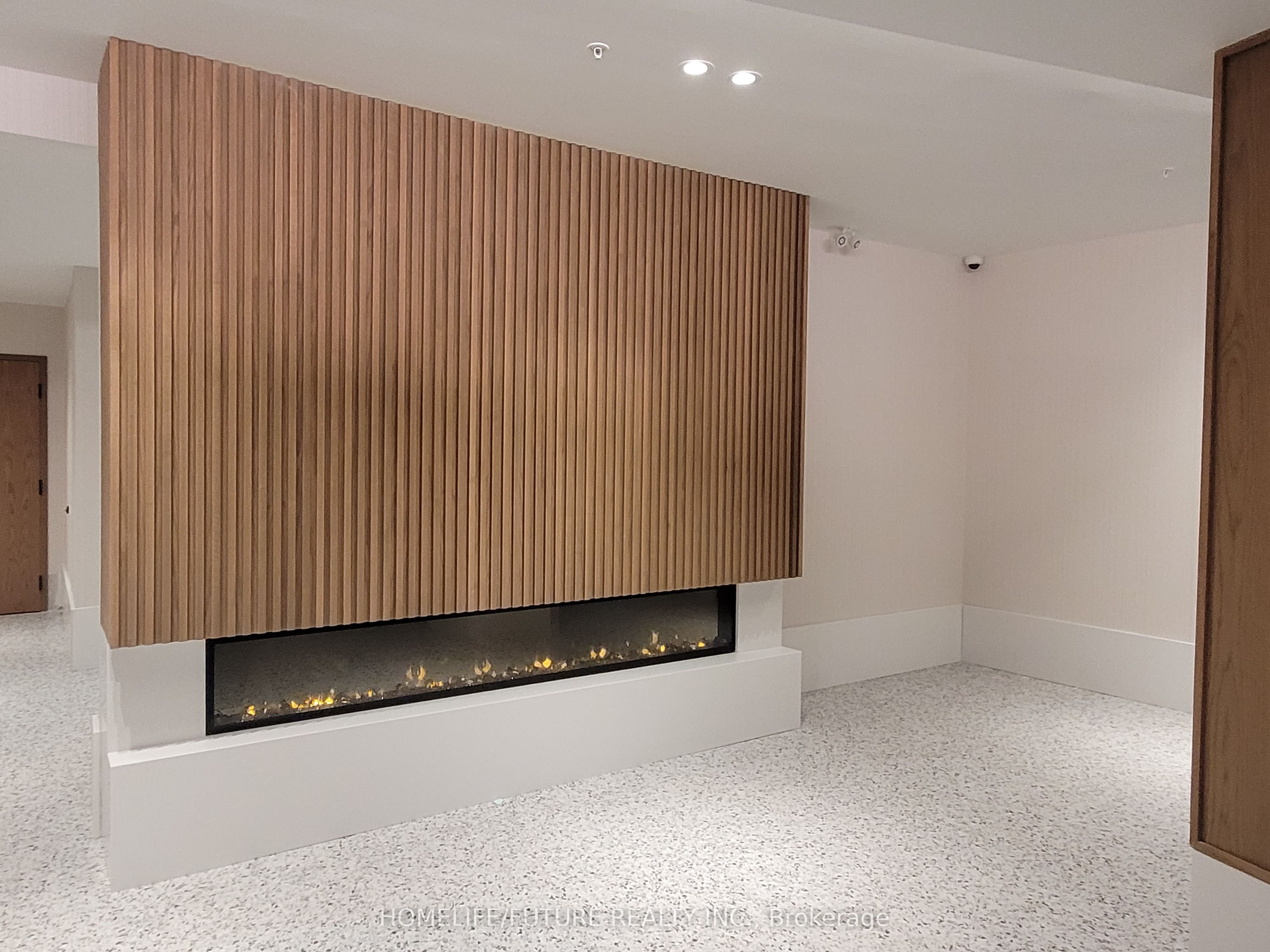 385 Artic Red Drive 426