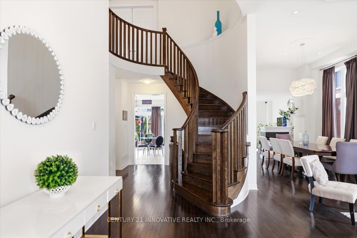 13 Royal West Drive