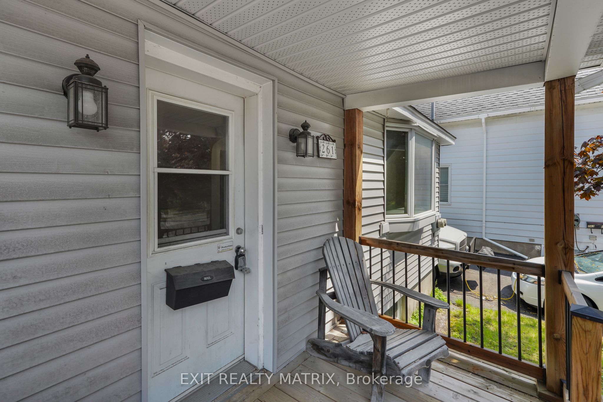 261 Montfort Street