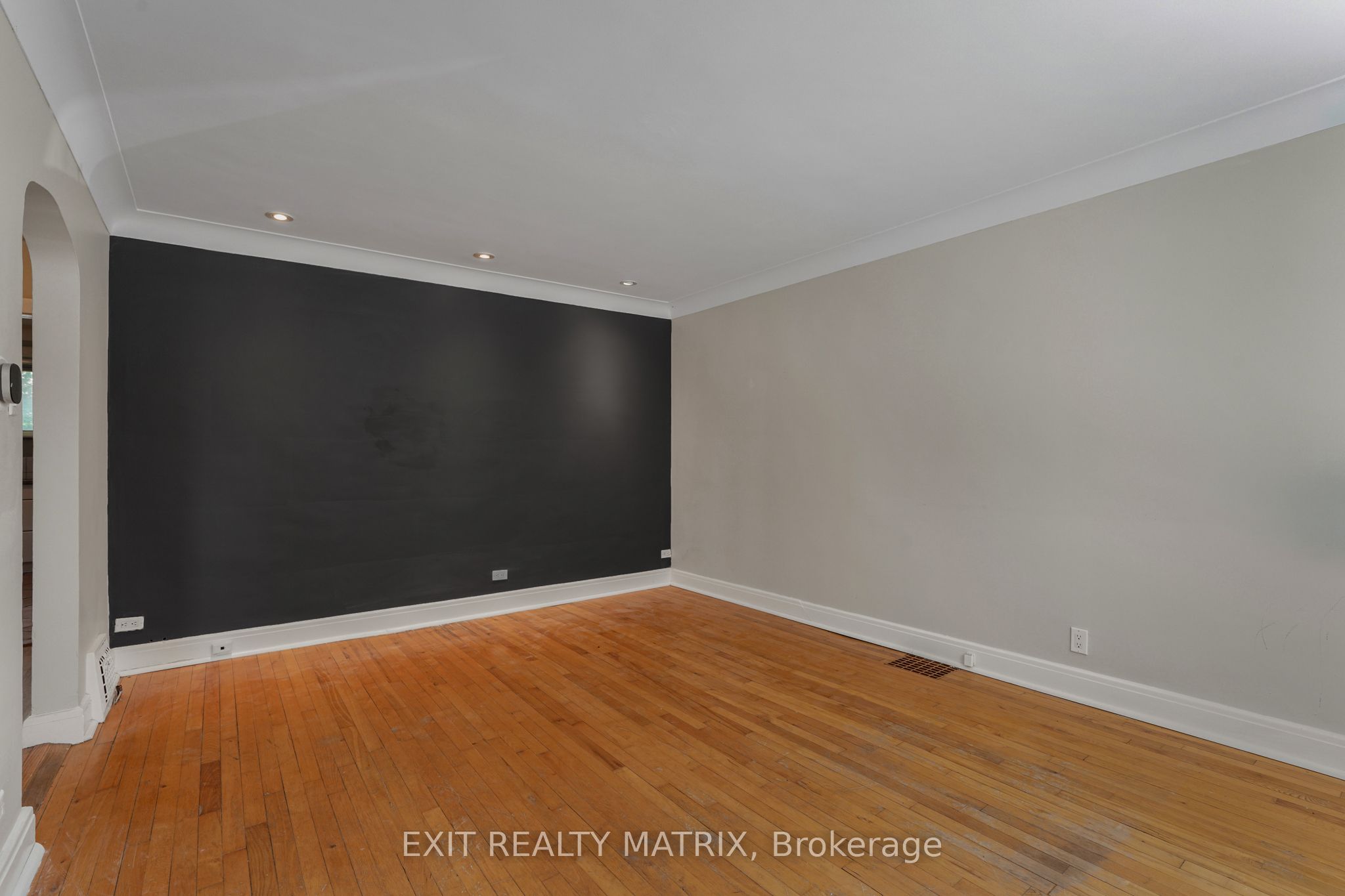 261 Montfort Street