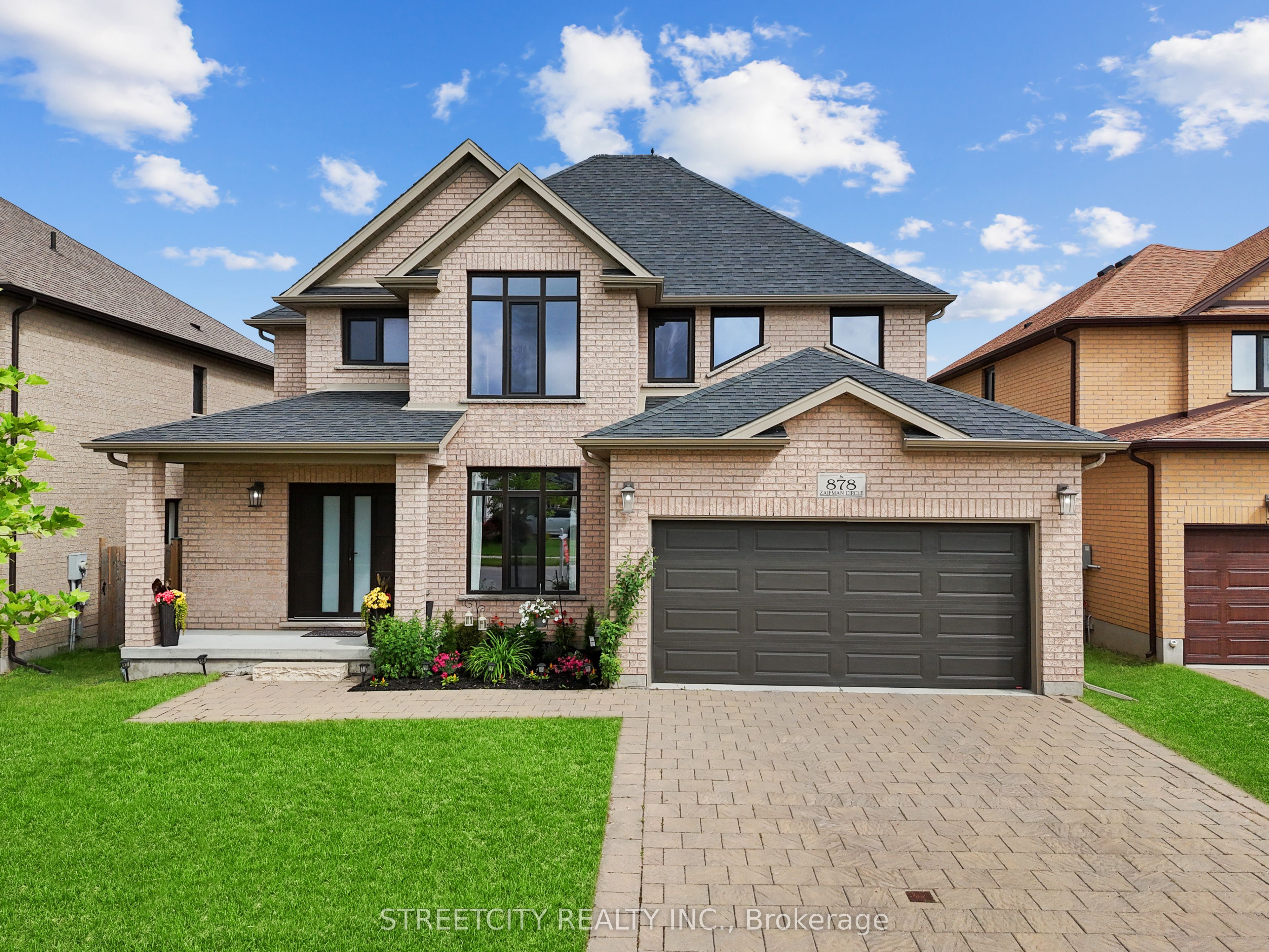 878 Zaifman Circle