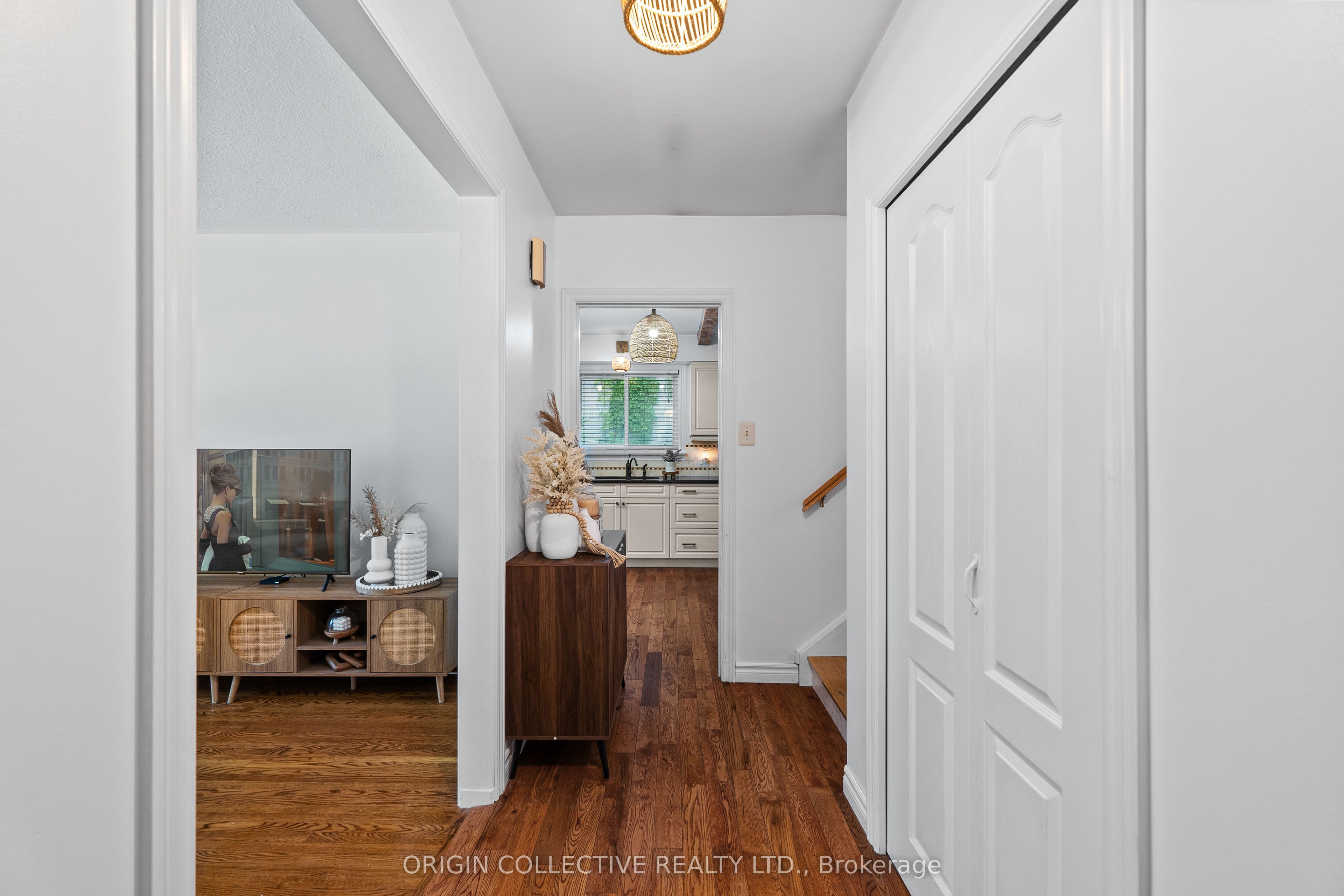 983 Parthia Crescent