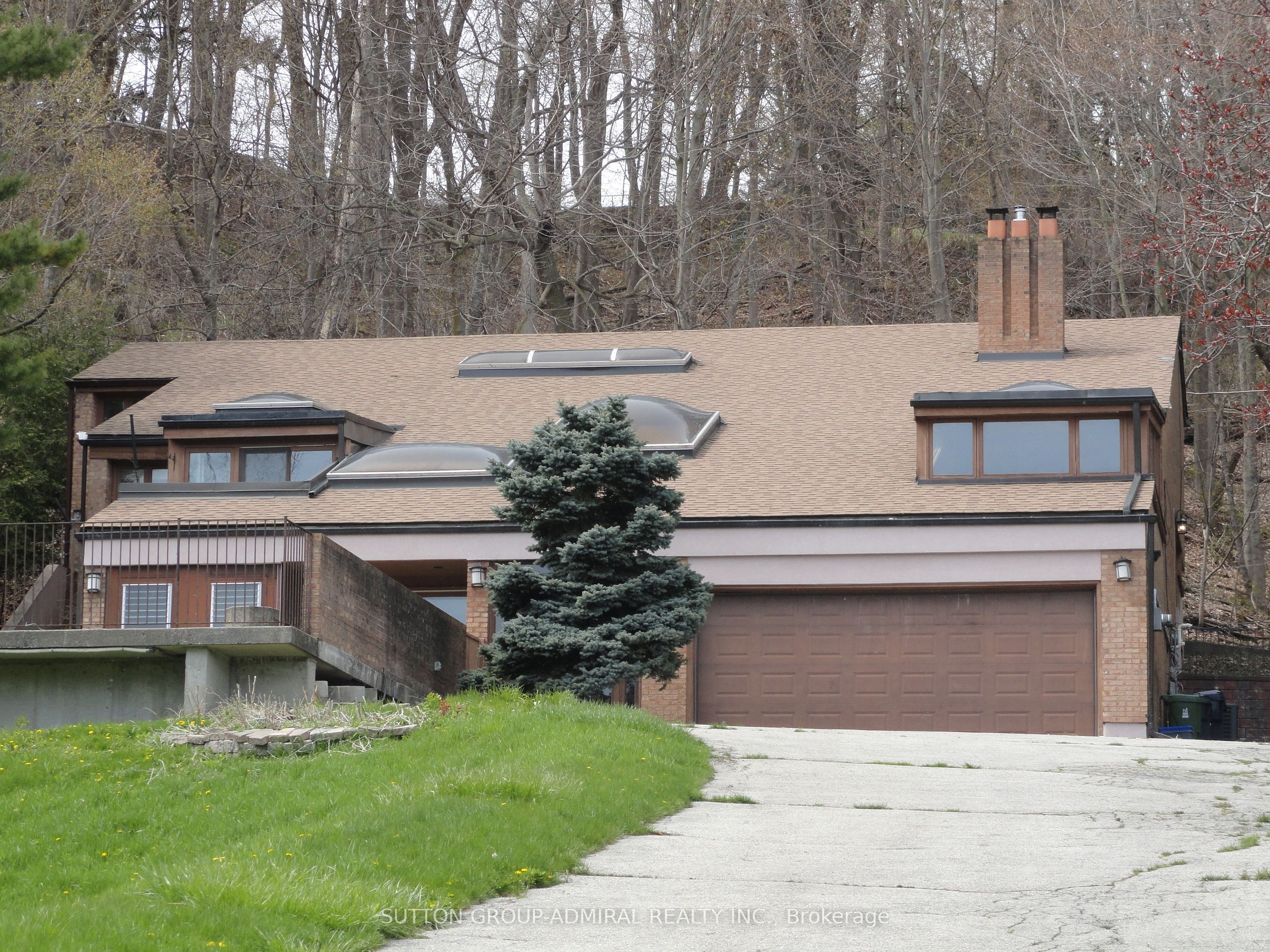 37 Meadowcliffe Drive