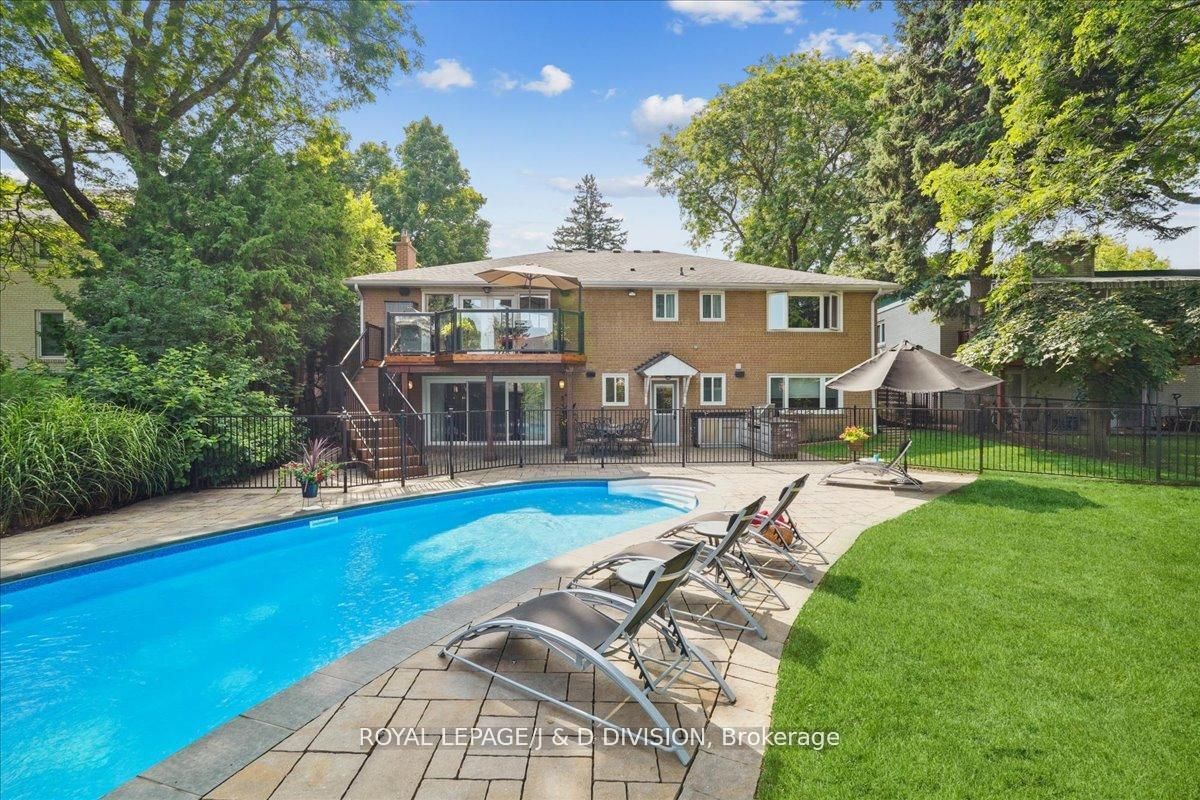 44 George Henry Boulevard