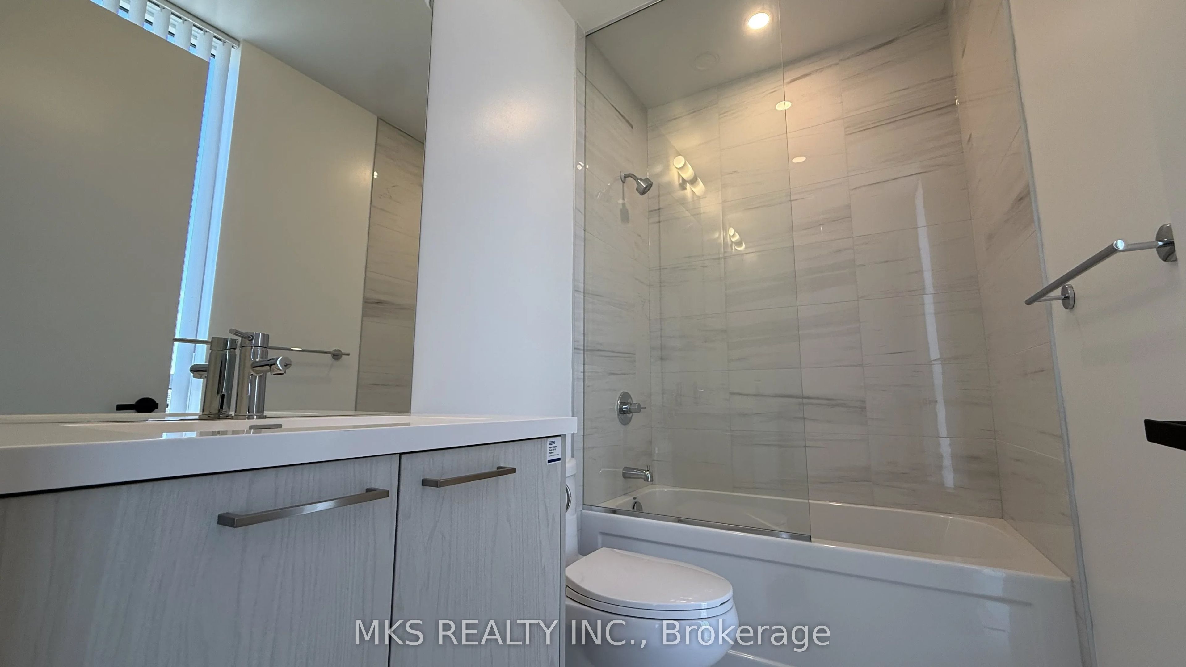 28 Interchange Way 4310