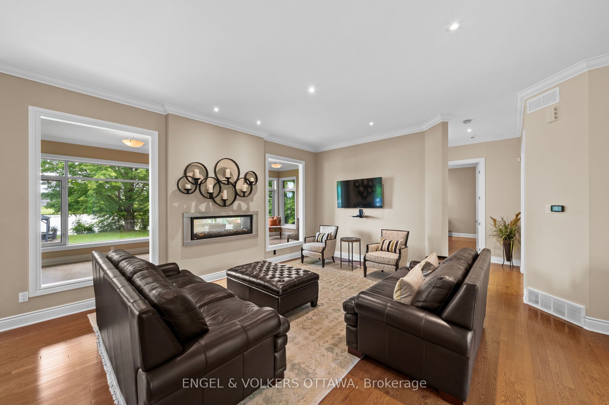 5833 Rideau Valley Drive N