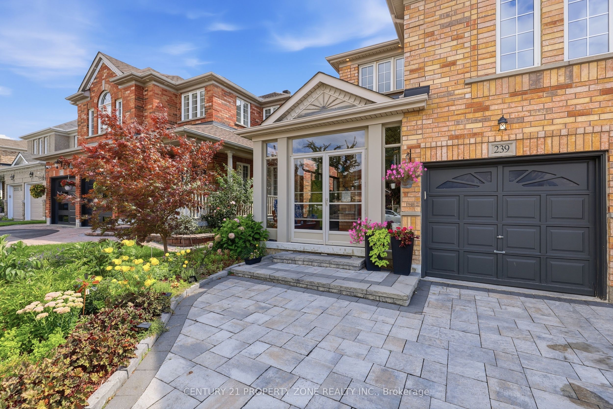 239 Williamson Drive W