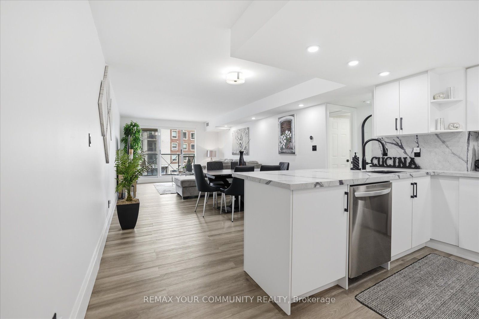 121 Woodbridge Avenue 313