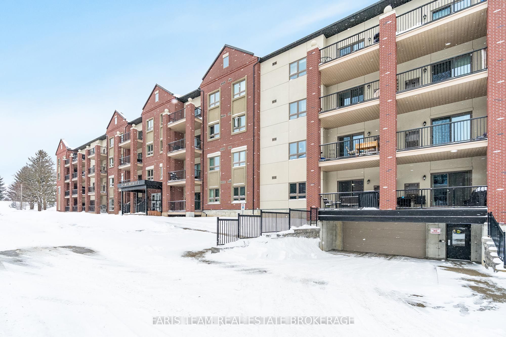 161 Wellington Street E 305