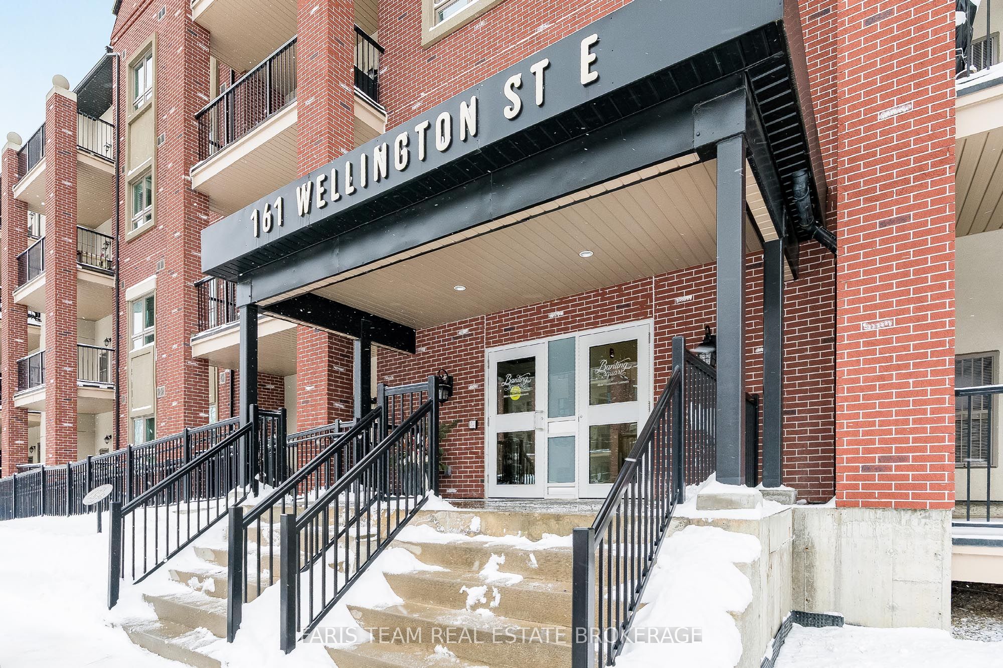 161 Wellington Street E 305