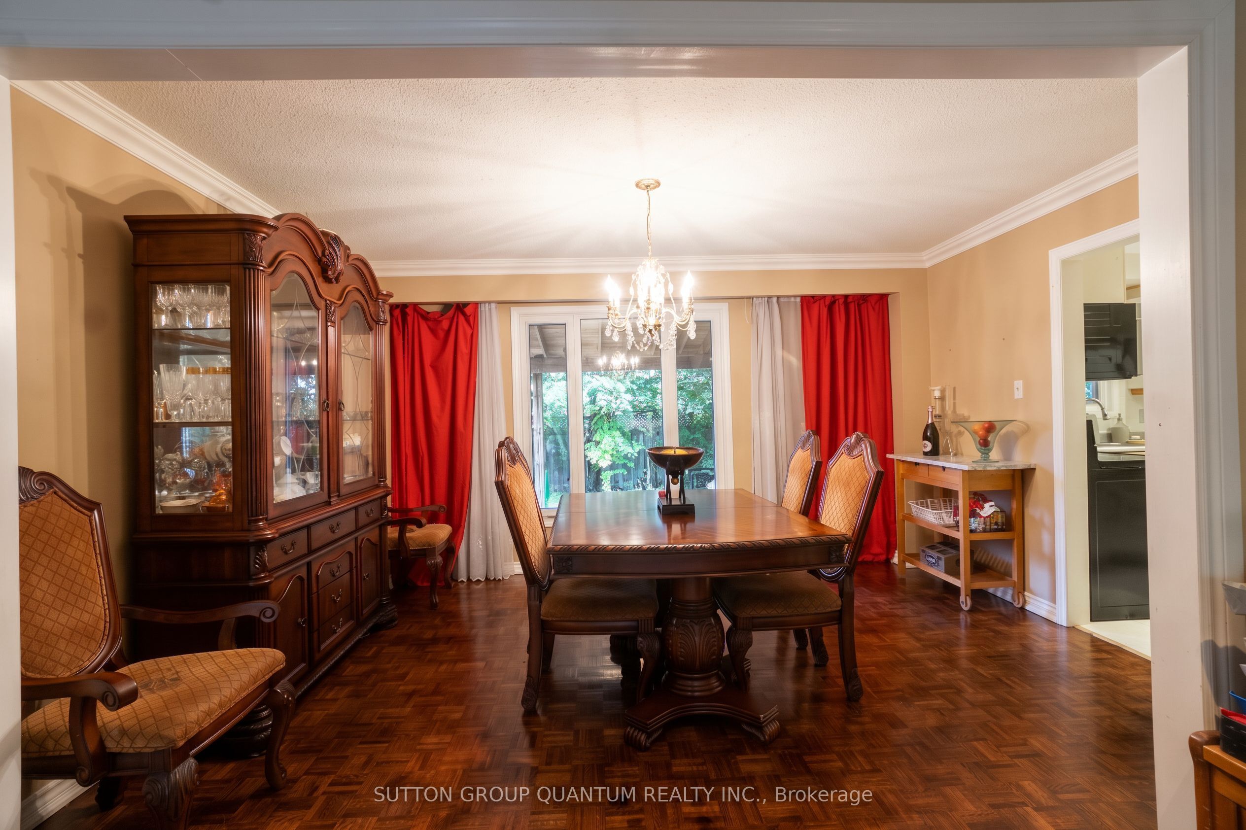 1005 Fredonia Drive