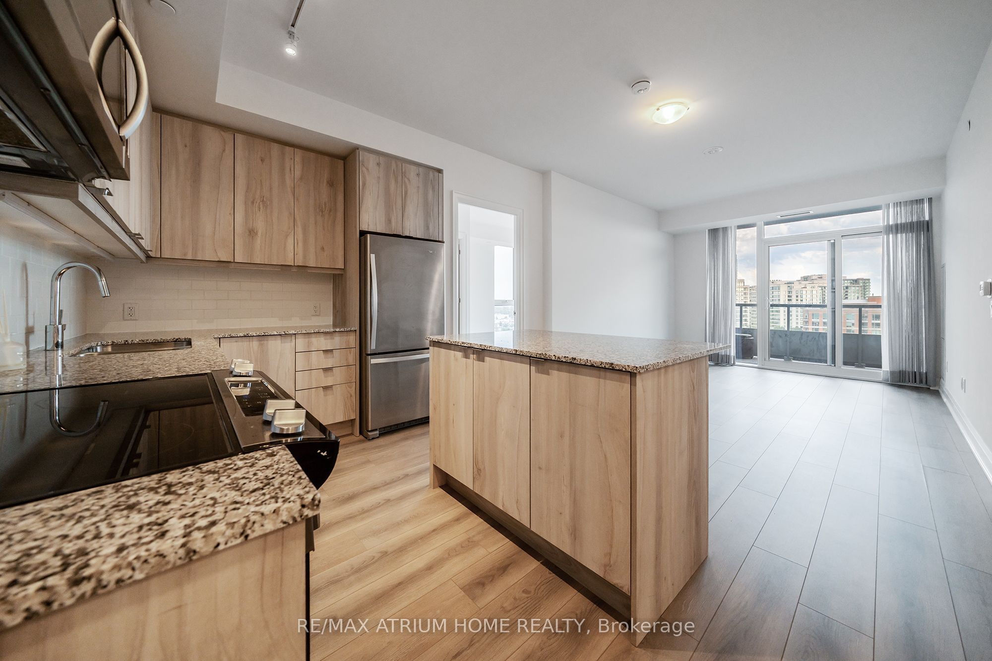 10 Gatineau Drive 1004