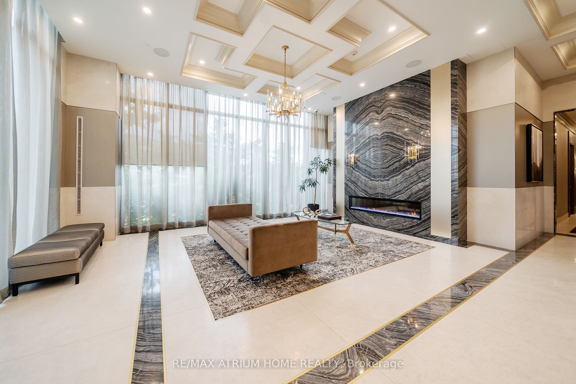 10 Gatineau Drive 1004