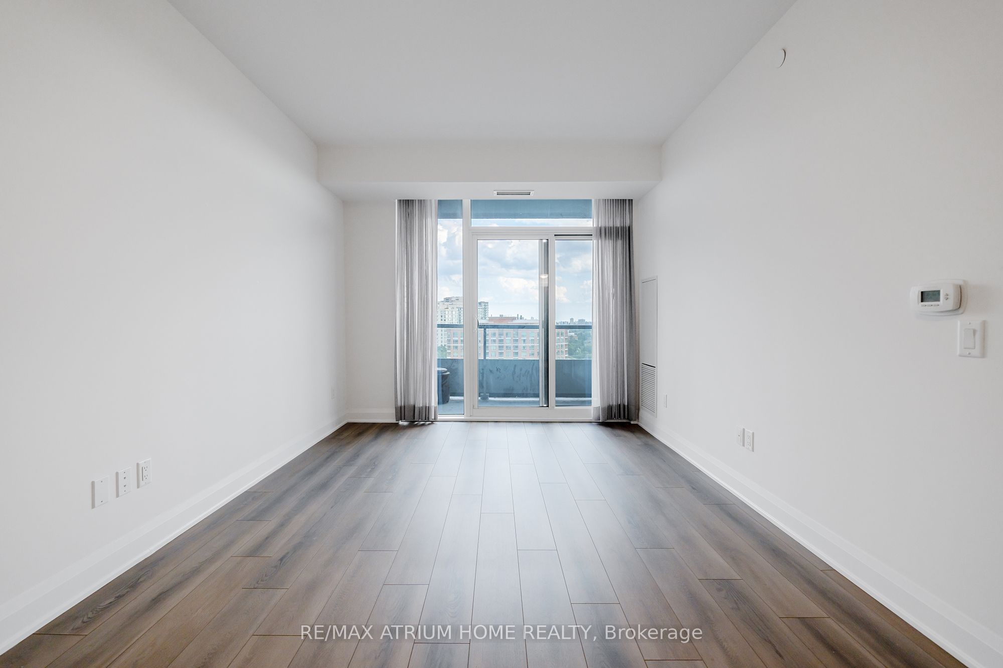 10 Gatineau Drive 1004