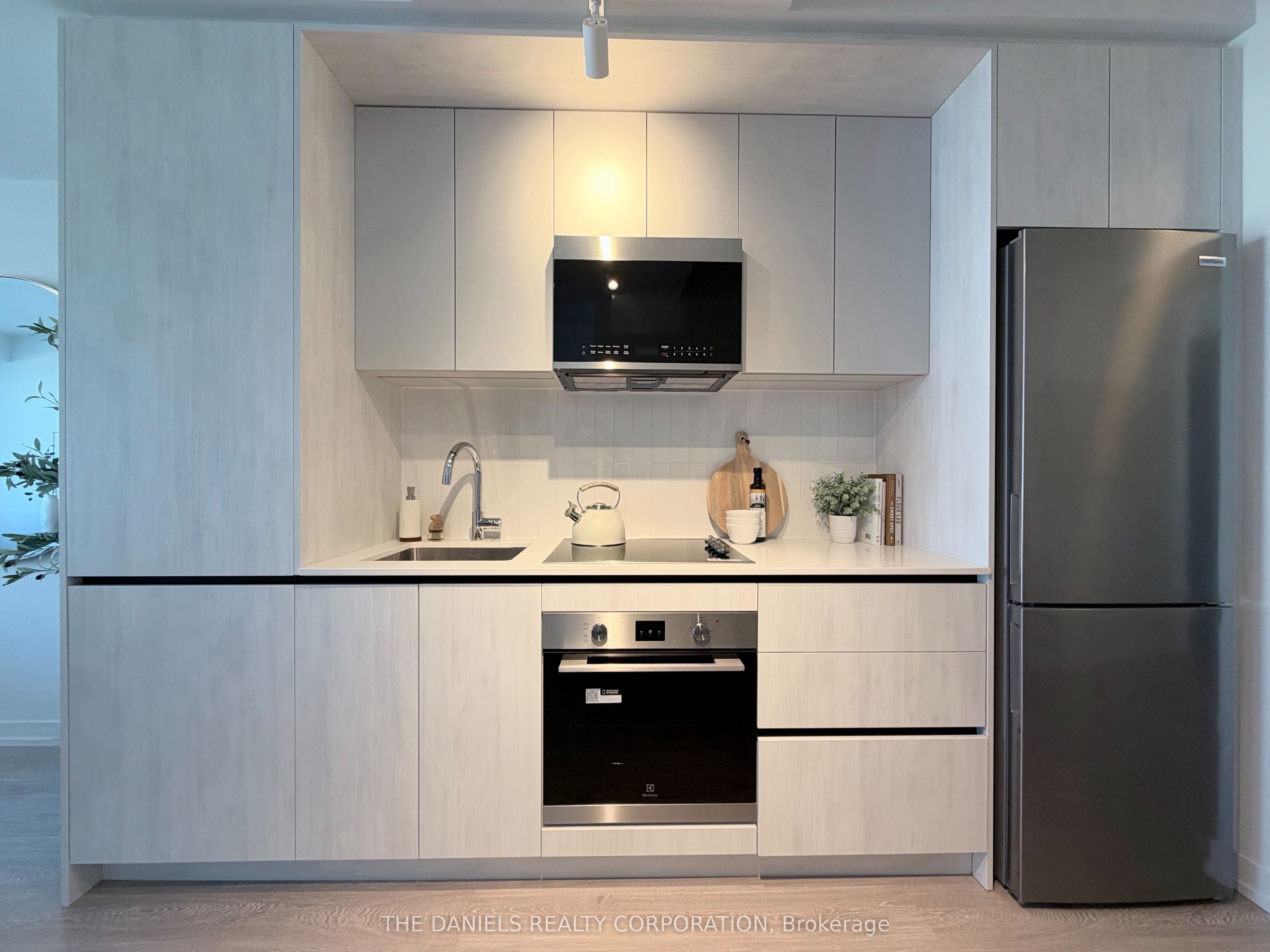 2485 Eglinton Avenue W 1107